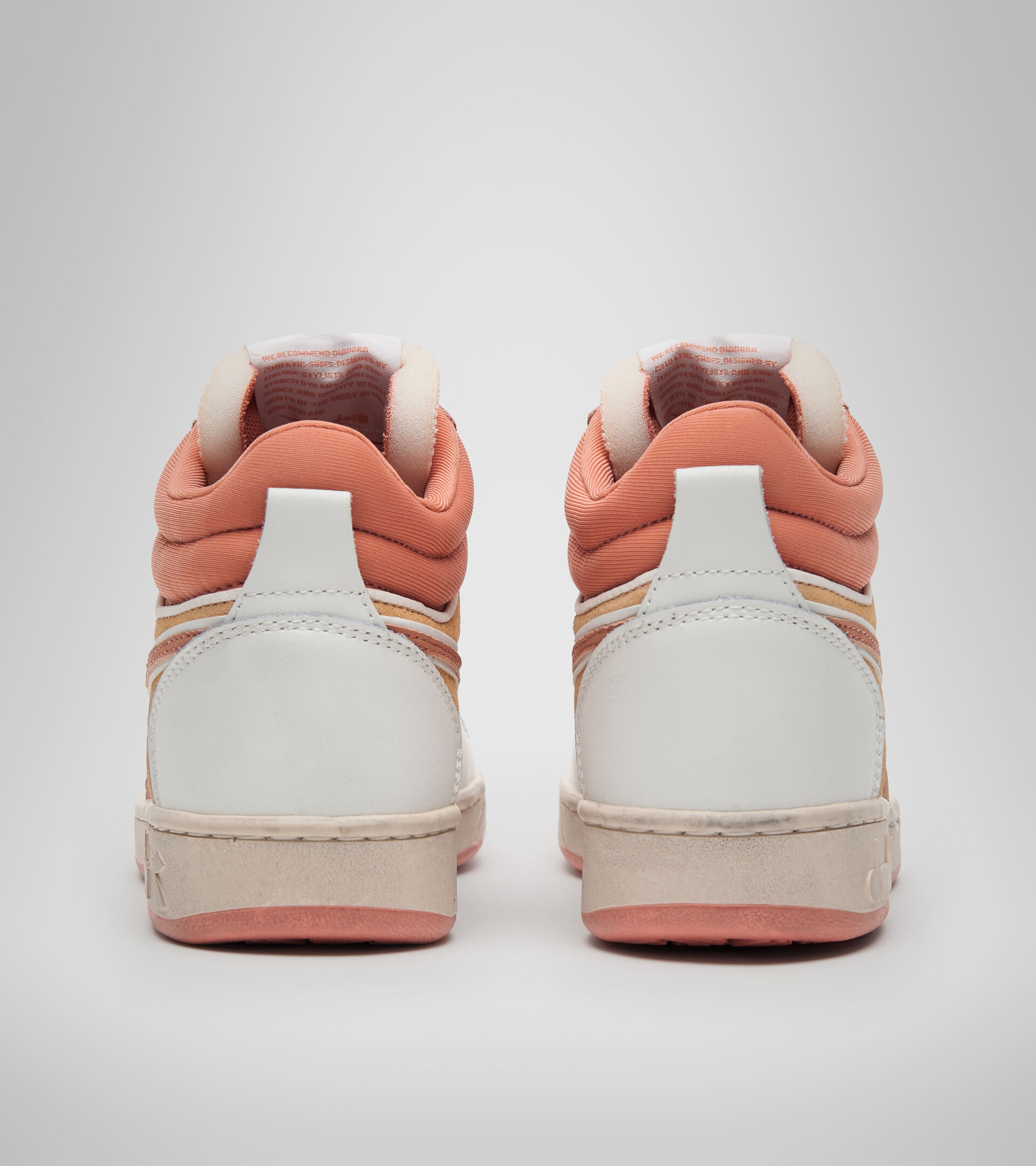 Sports shoes - Women MAGIC BASKET DEMI ICONA WN CORAL HAZE/BEACH SAND/BLC DE B - Diadora