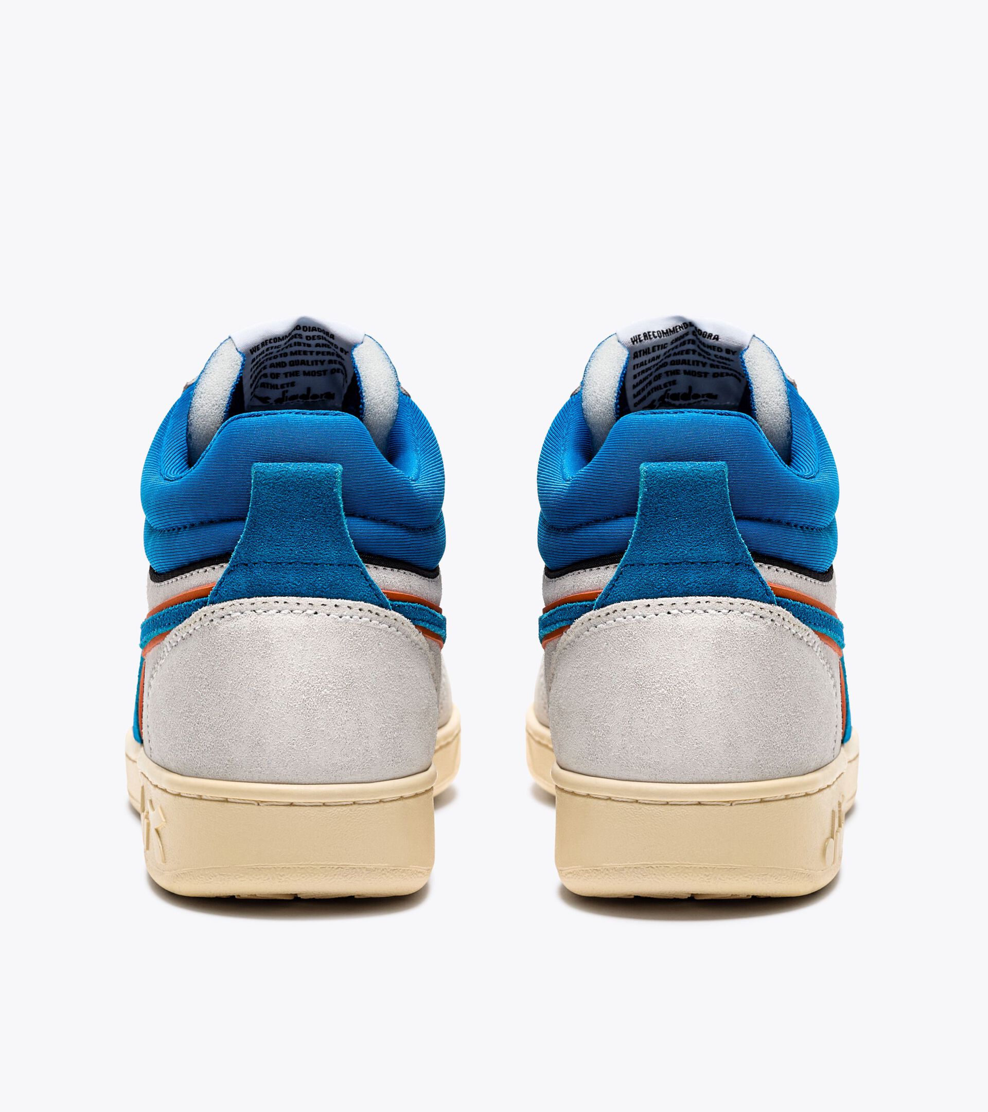 Sporty sneakers - Unisex MAGIC BASKET DEMI CUT SUEDE LEATHER ROYAL/WHITE - Diadora