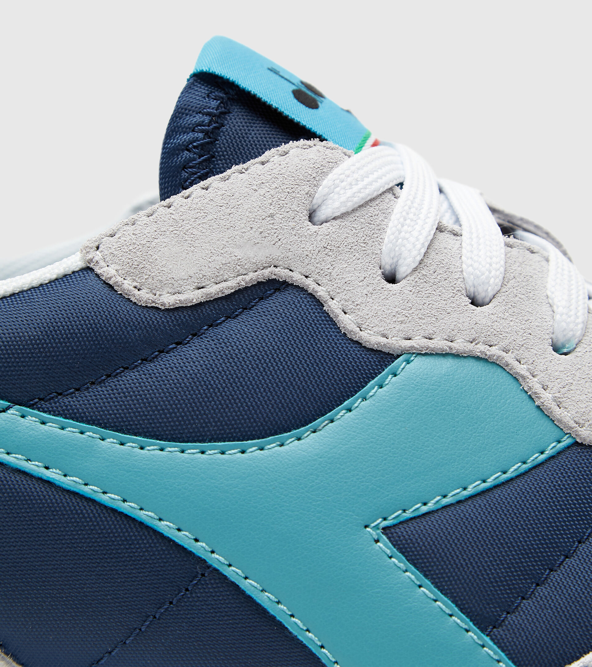 Zapatilla deportiva - Unisex CAMARO POSEIDON/PORCELANA - Diadora