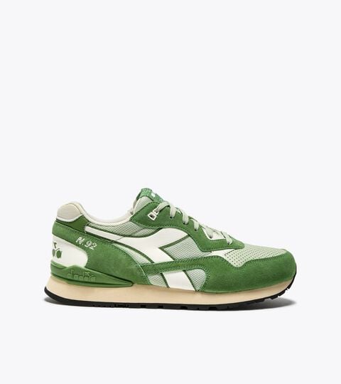 Sneaker sportiva - Per ogni genere
N.92 ADVANCE VERDE PALMA BANANA/VERDE OCCHI - Diadora