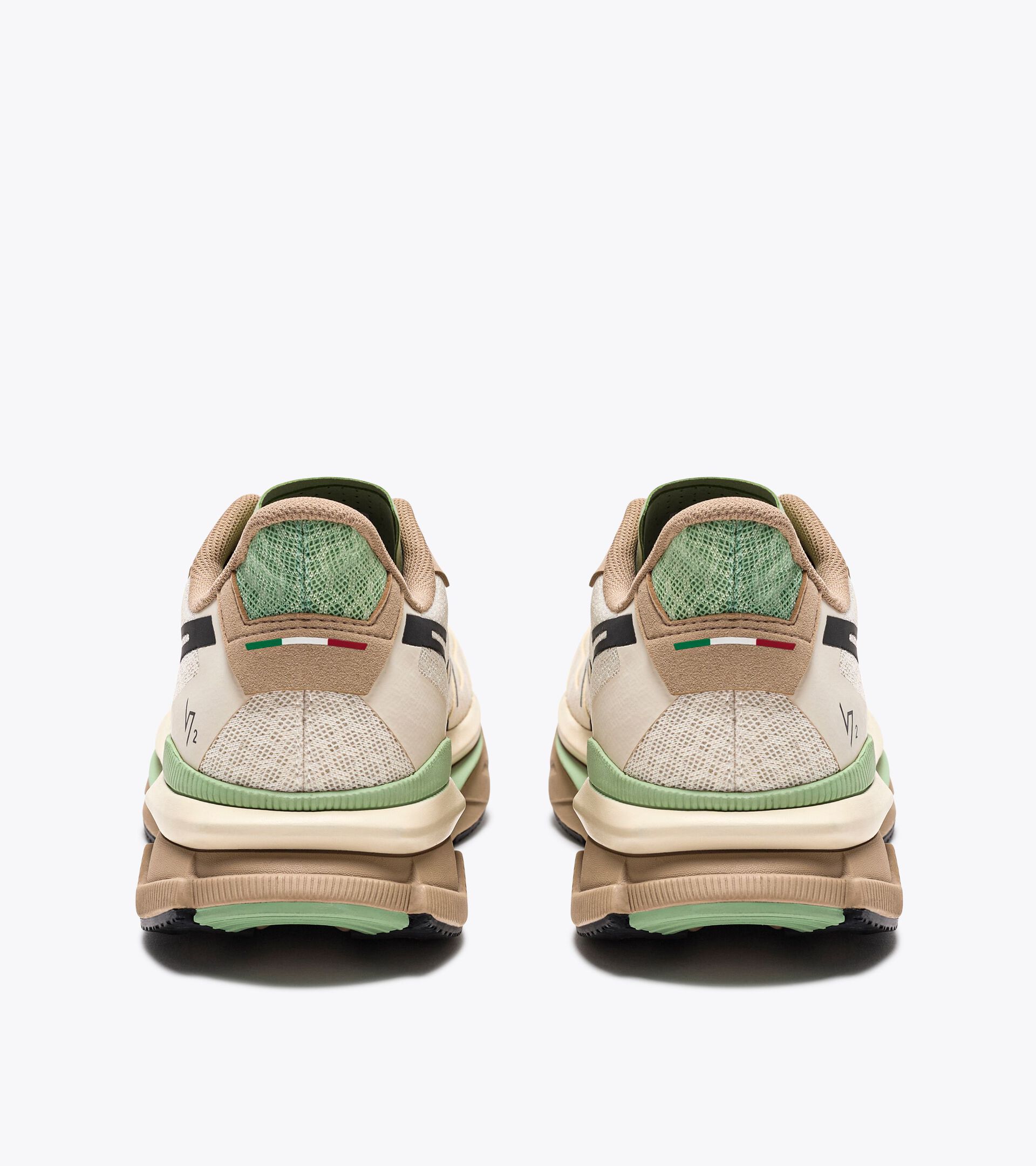 Made in Italy running shoe - Lightness and cushioning - All gender ATOMO V7000-2 WHISPER WHITE/IRISH CREAM - Diadora