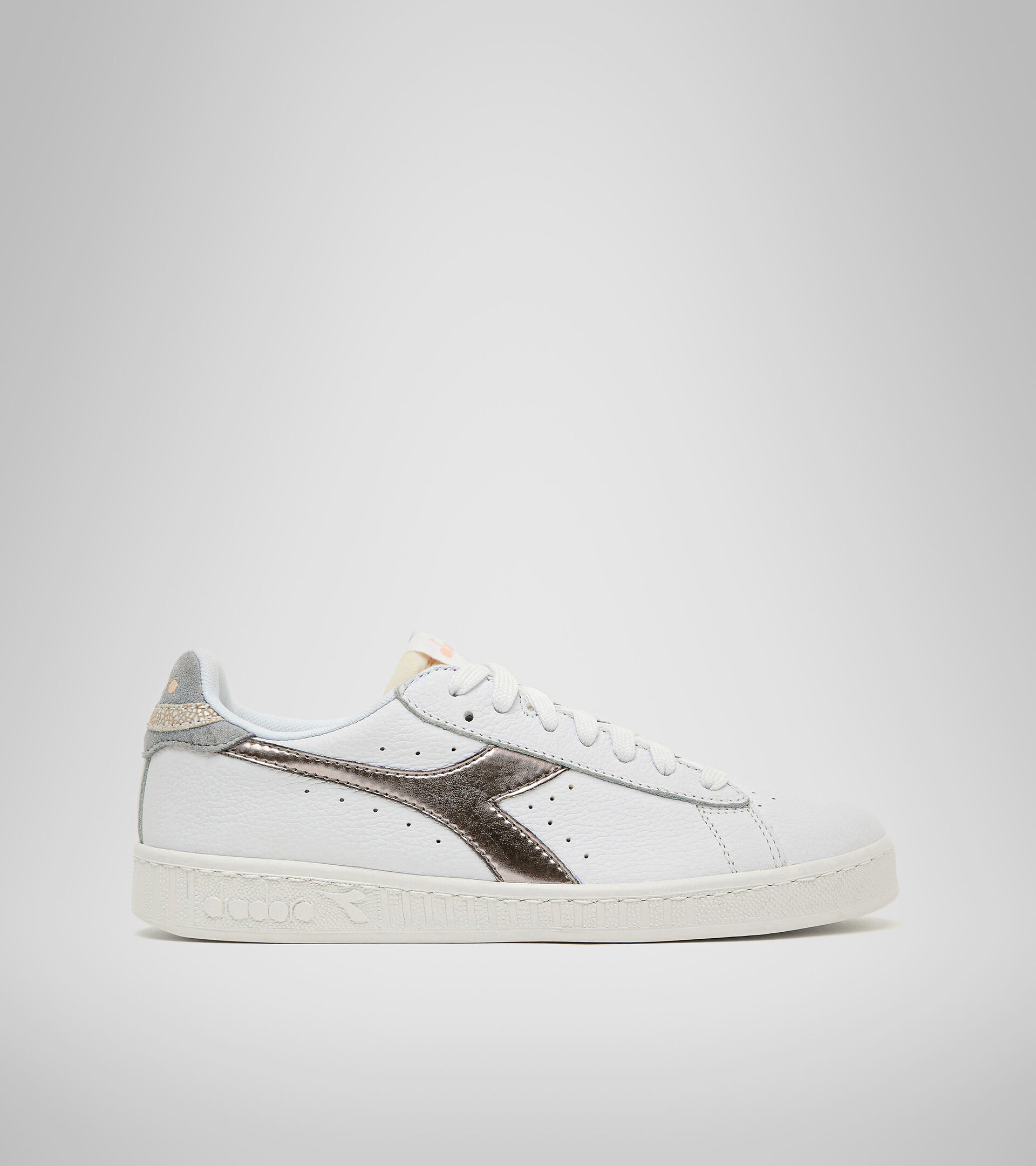 Sports shoe - Women GAME L LOW ICONA GLOSSY WN WHITE/SILVER .. - Diadora