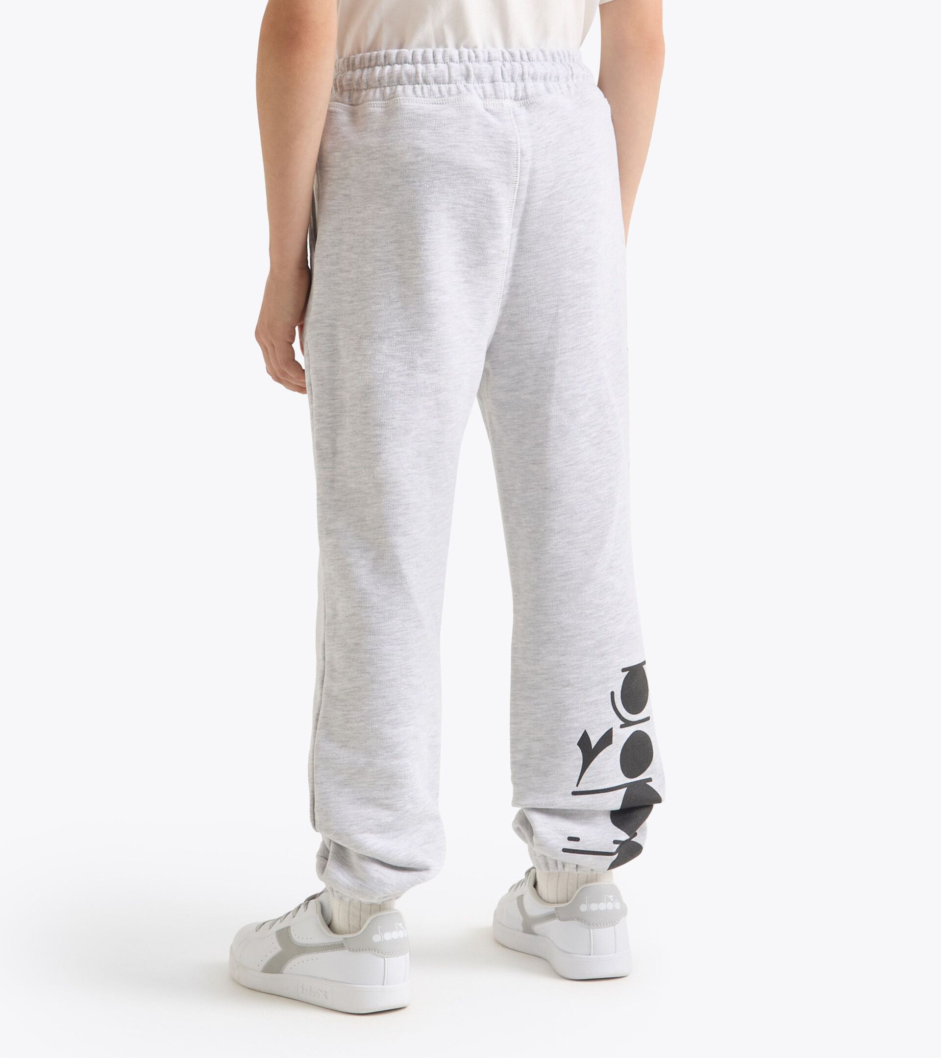 Joggers - Fit comfort - Boy
JB. JOGGER PANTS DISTRICT LIGHT MIDDLE GREY MELANGE - Diadora