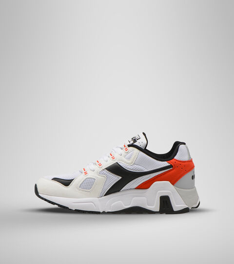 MYTHOS SUEDE, BLANCO/NEGRO/ROJO FIESTA Zapatillas deportivas - Hombre MYTHOS SUEDE BLANCO/NEGRO/ROJO FIESTA - Diadora