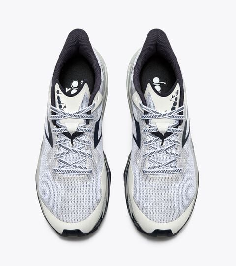 SESTRIERE-XT 2, WHITE/SILVER DD/BLUE NIGHTS Schuhe für das Trail-Running - alle Geschlechter SESTRIERE-XT 2 WHITE/SILVER DD/BLUE NIGHTS - Diadora