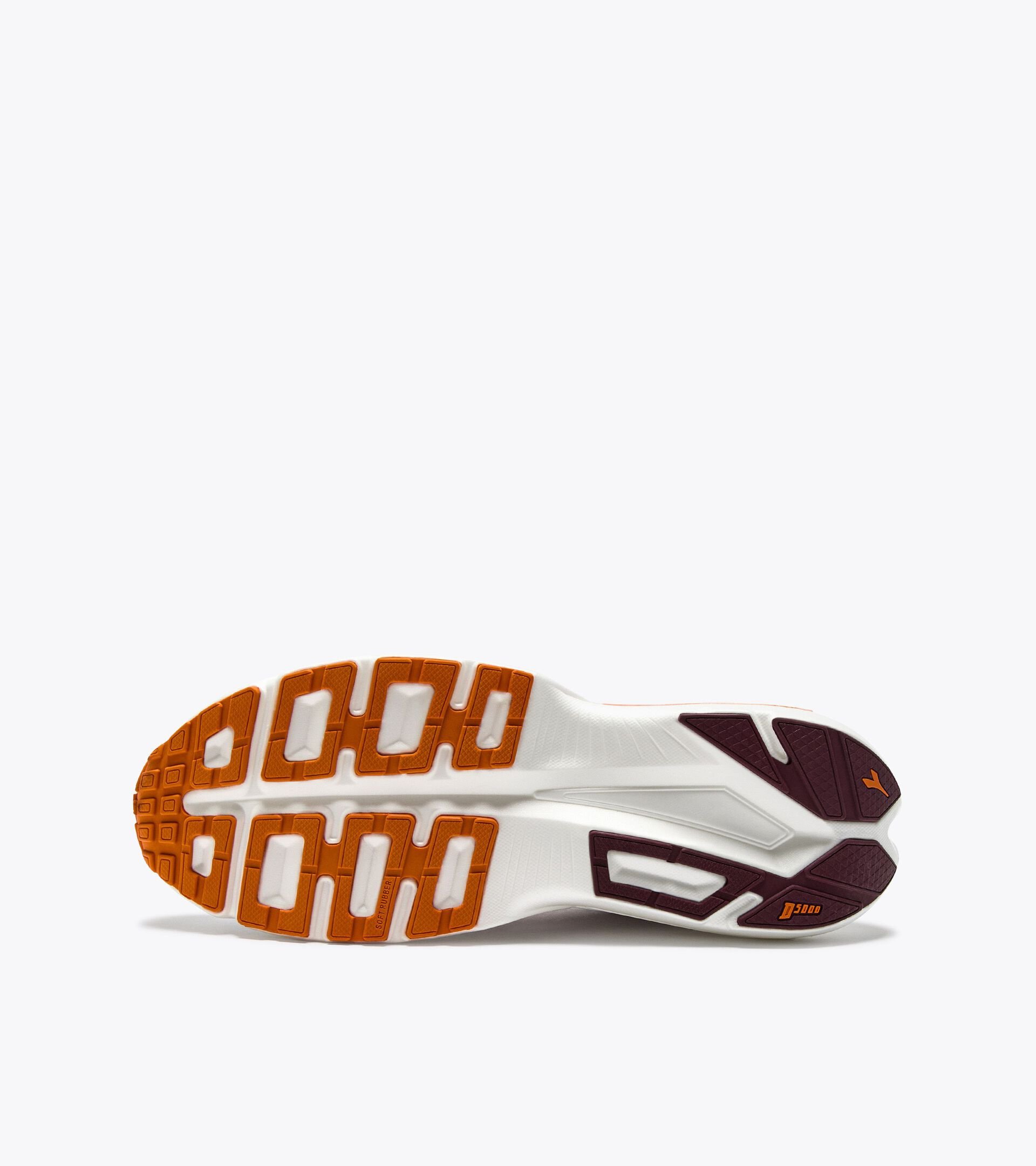 Running shoe - Lightness and reactivity - Men&rsquo;s FREQUENZA 2 WHITE/MAROON BANNER - Diadora