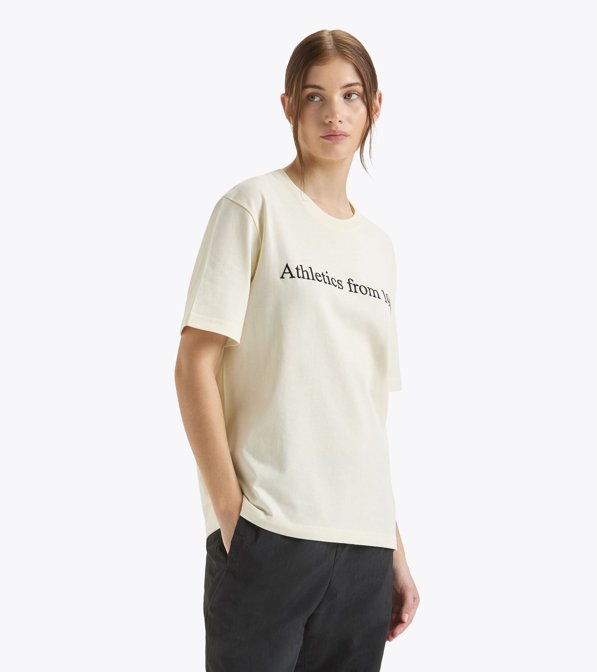 Camiseta de 50 % algodón reciclado - Made in Italy - Gender neutral
 T-SHIRT SS LEGACY BLANCO MURMURAR - Diadora