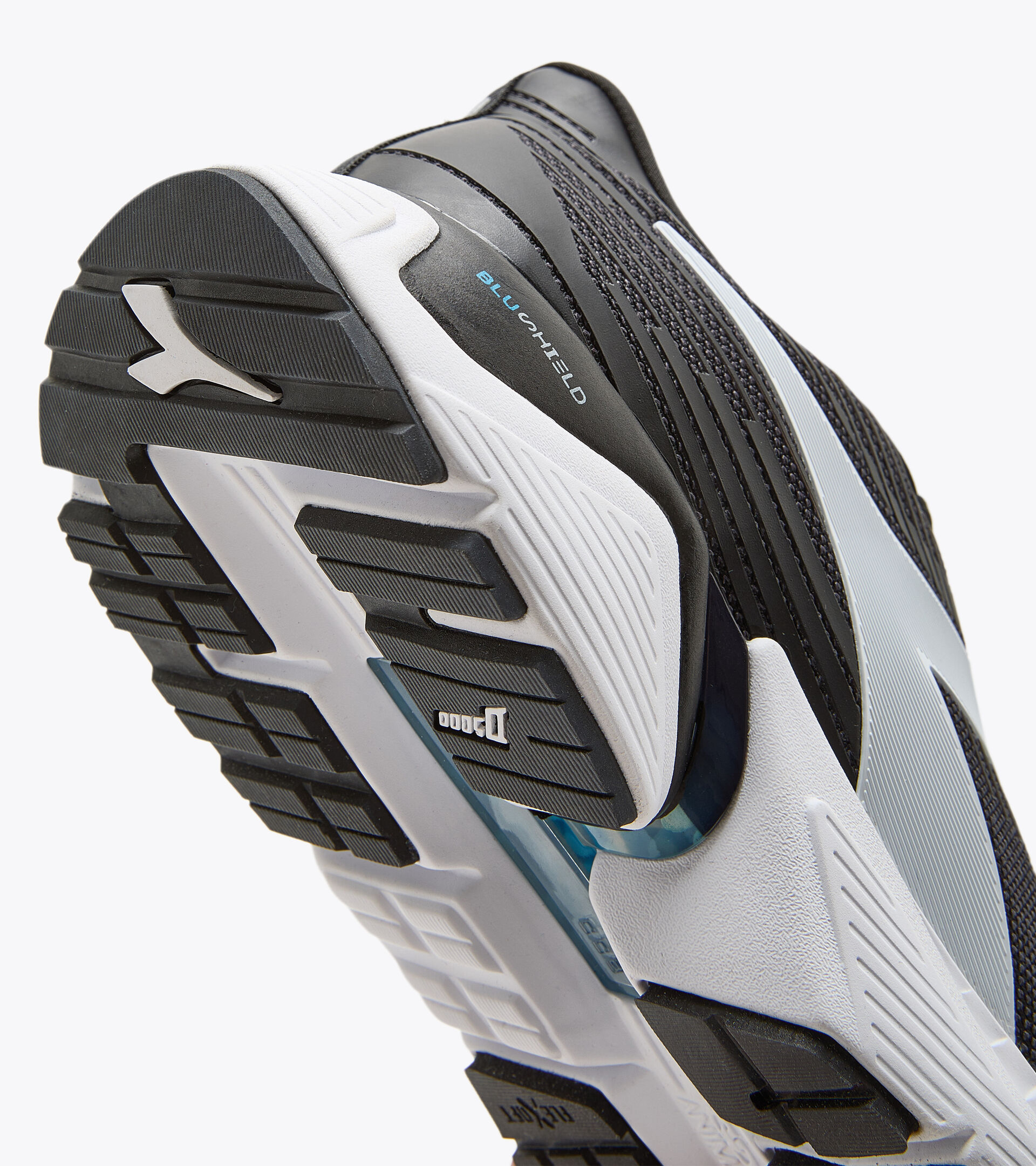 Running shoes - Men MYTHOS BLUSHIELD VIGORE BLACK/WHITE (C7406) - Diadora