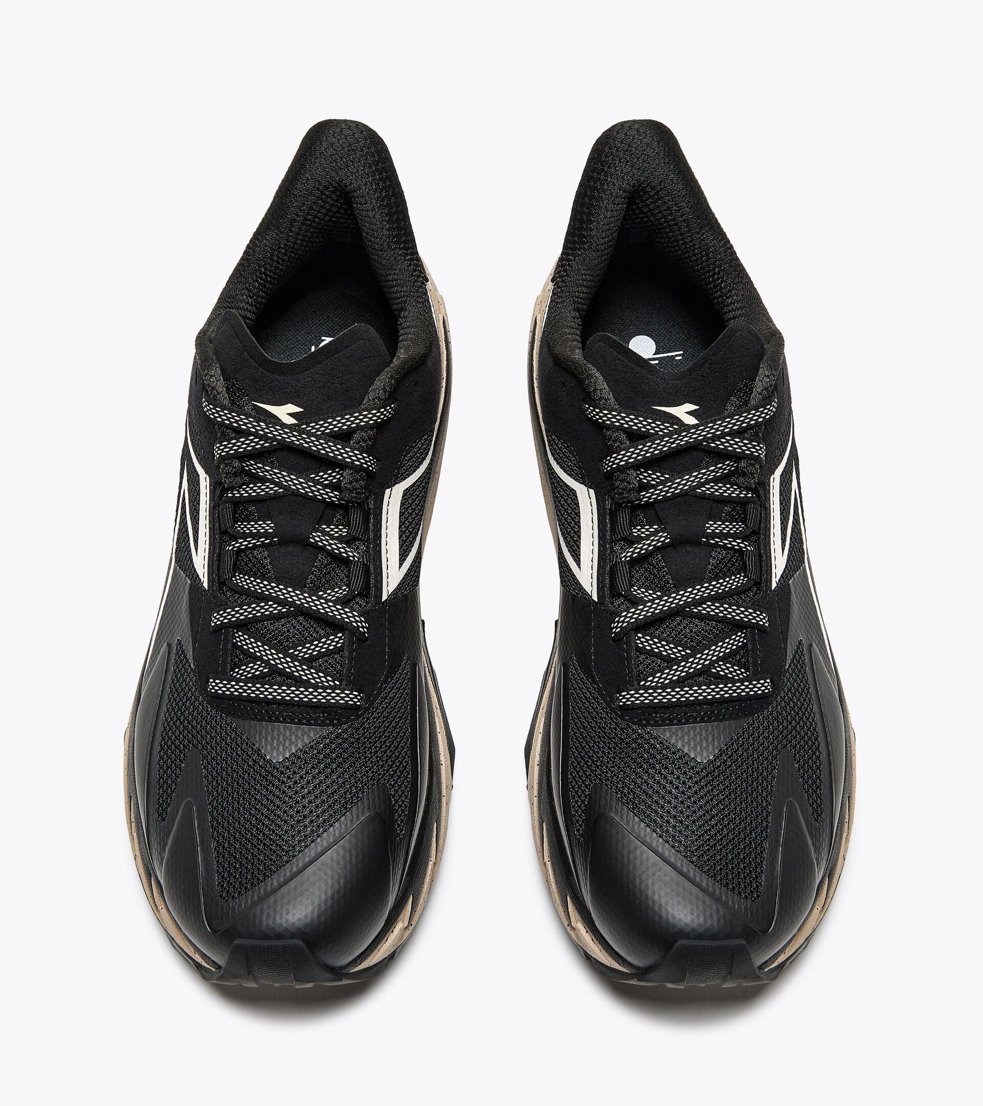 Trail Running Shoes - Unisex EQUIPE SESTRIERE-XT BLACK/WHISPER WHITE/DOESKIN - Diadora