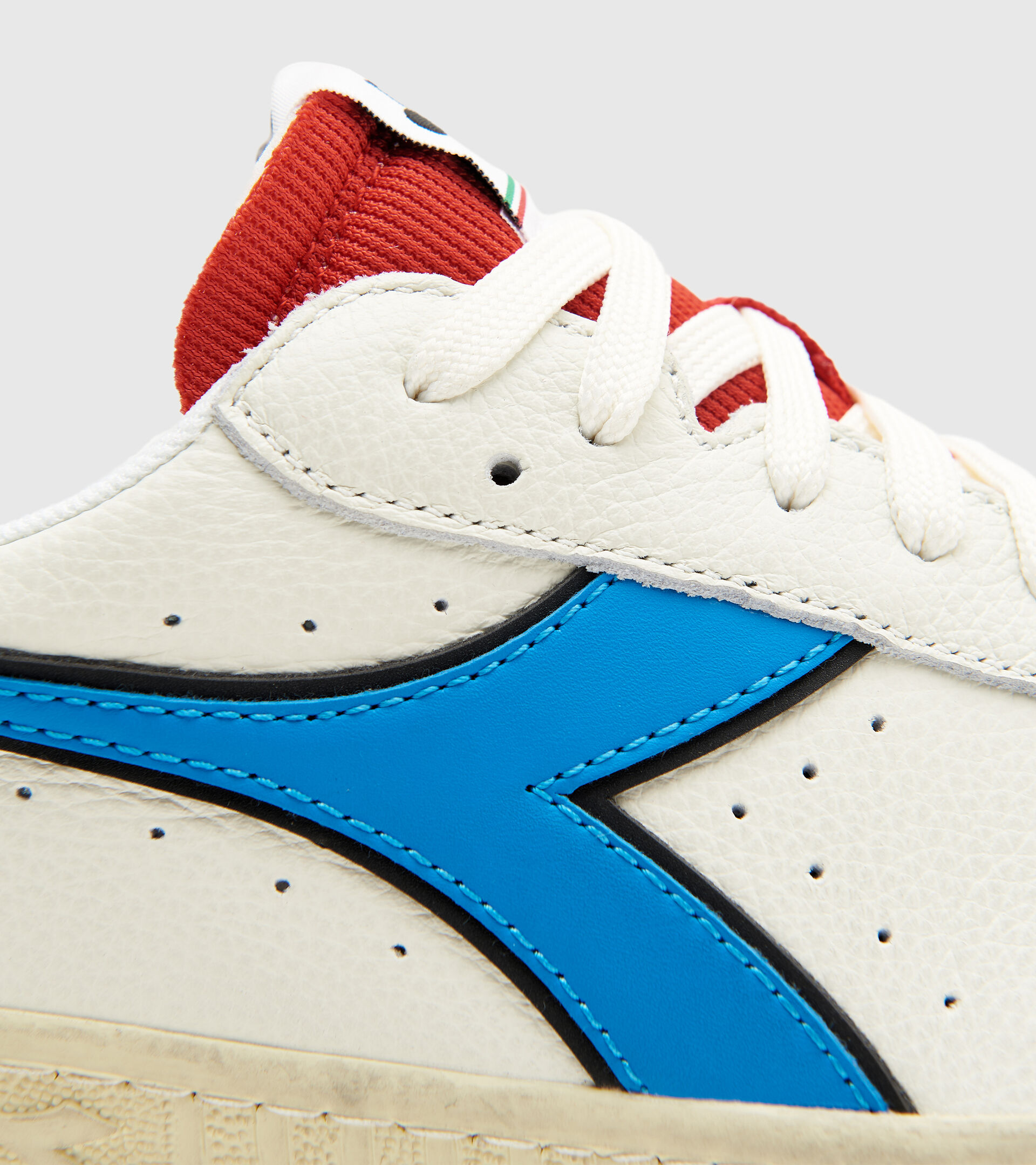 Sports shoe - Unisex GAME L LOW ICONA WHITE/BLACK/MALIBU BLUE - Diadora
