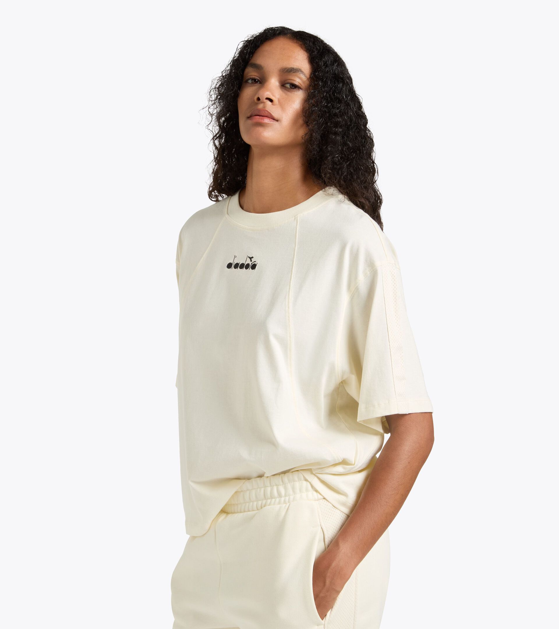 Short-sleeved T-shirt - Regular fit - Women's L. T-SHIRT SS LOGO WHISPER WHITE - Diadora