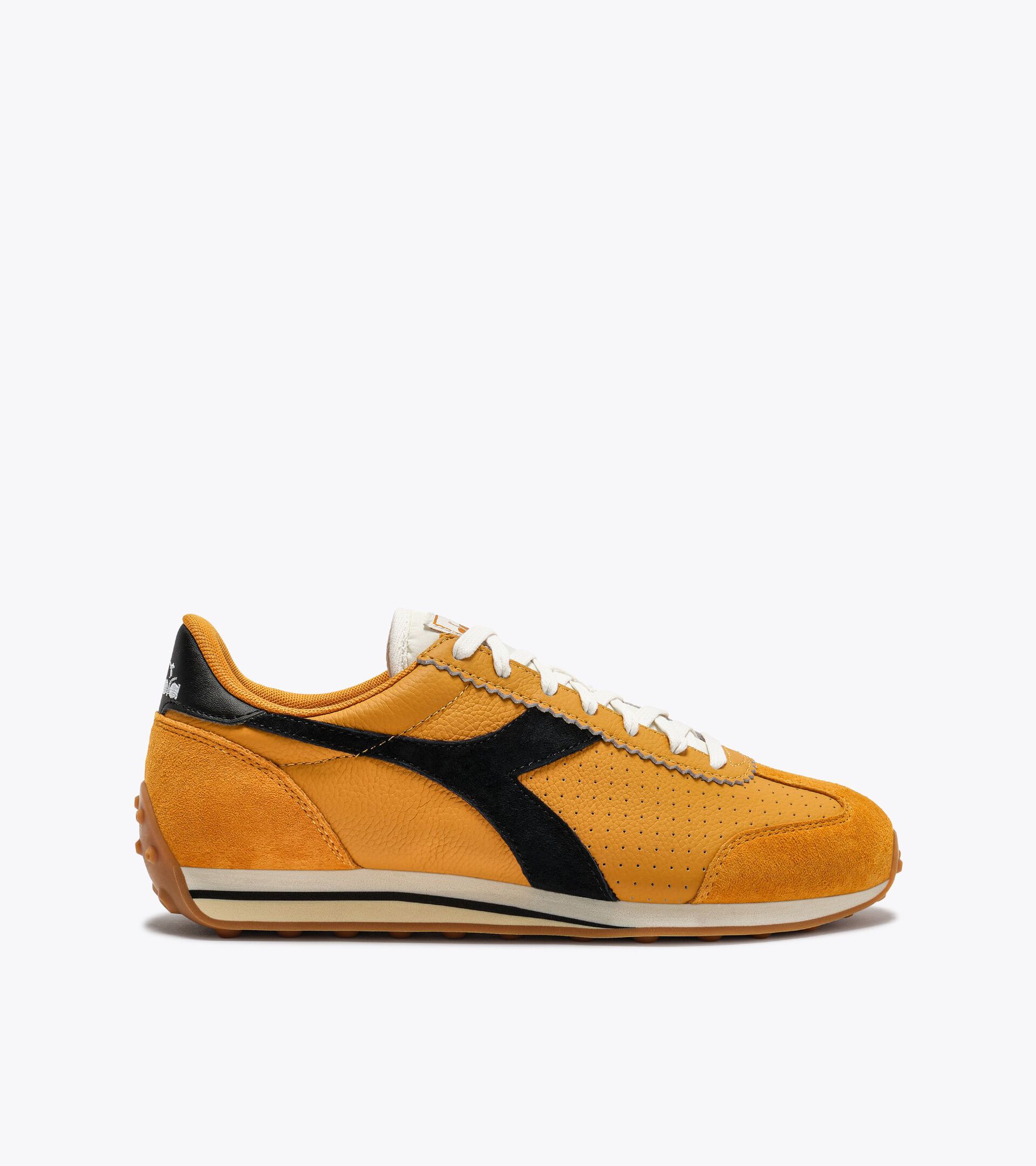 Sneaker mit niedrigem Profil aus Leder - F&uuml;r alle Geschlechter RALLY PUNCHED GOLD HANDWERKER - Diadora