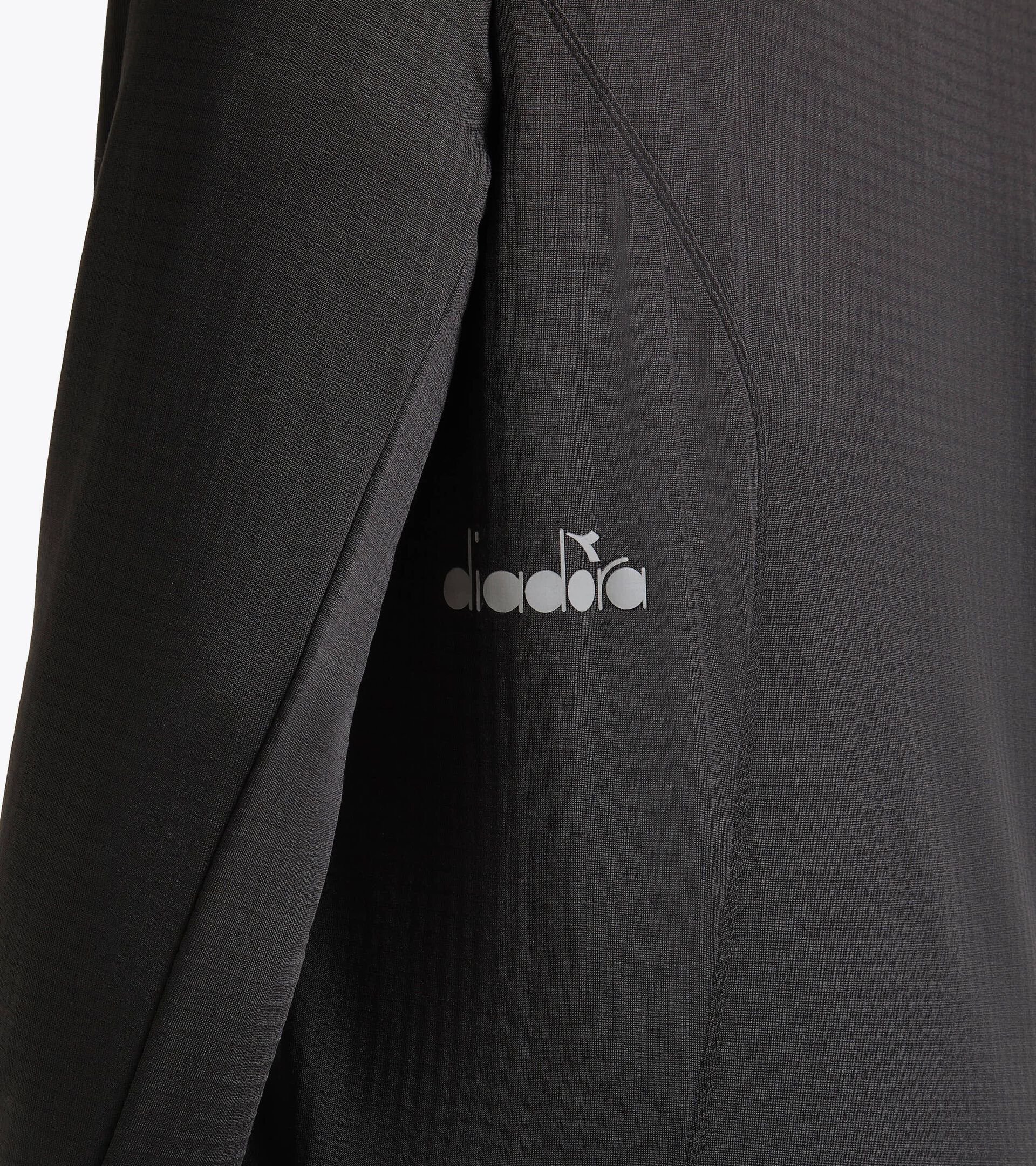 Thermoregulating fleece with FIBRAZERO fabric - Winter Protection - Men’s
WARM UP WINTER PROTECTION BLACK - Diadora