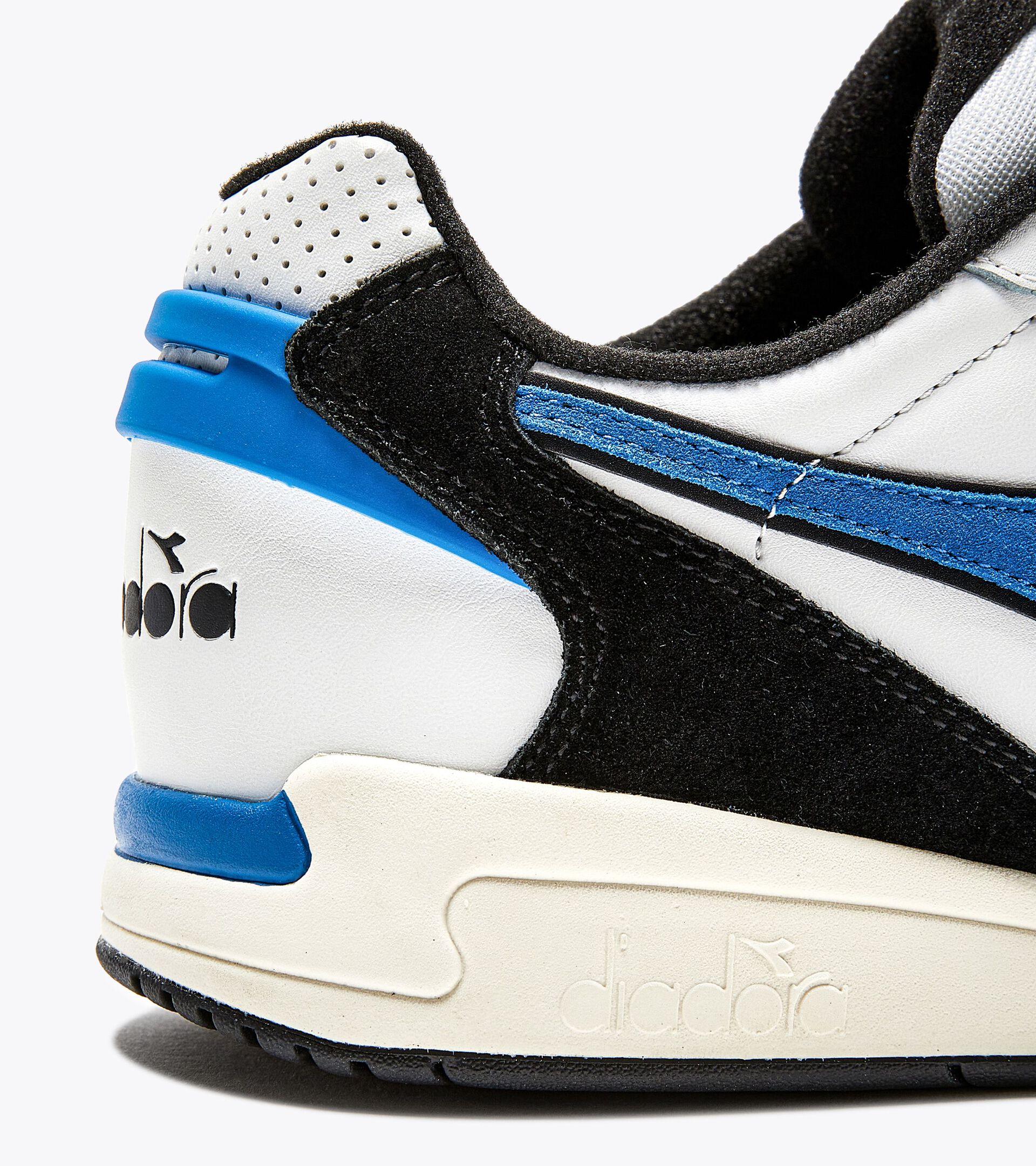 Sporty sneakers - Gender neutral WINNER SL WHITE/BLACK/INDIGO BUNTING - Diadora