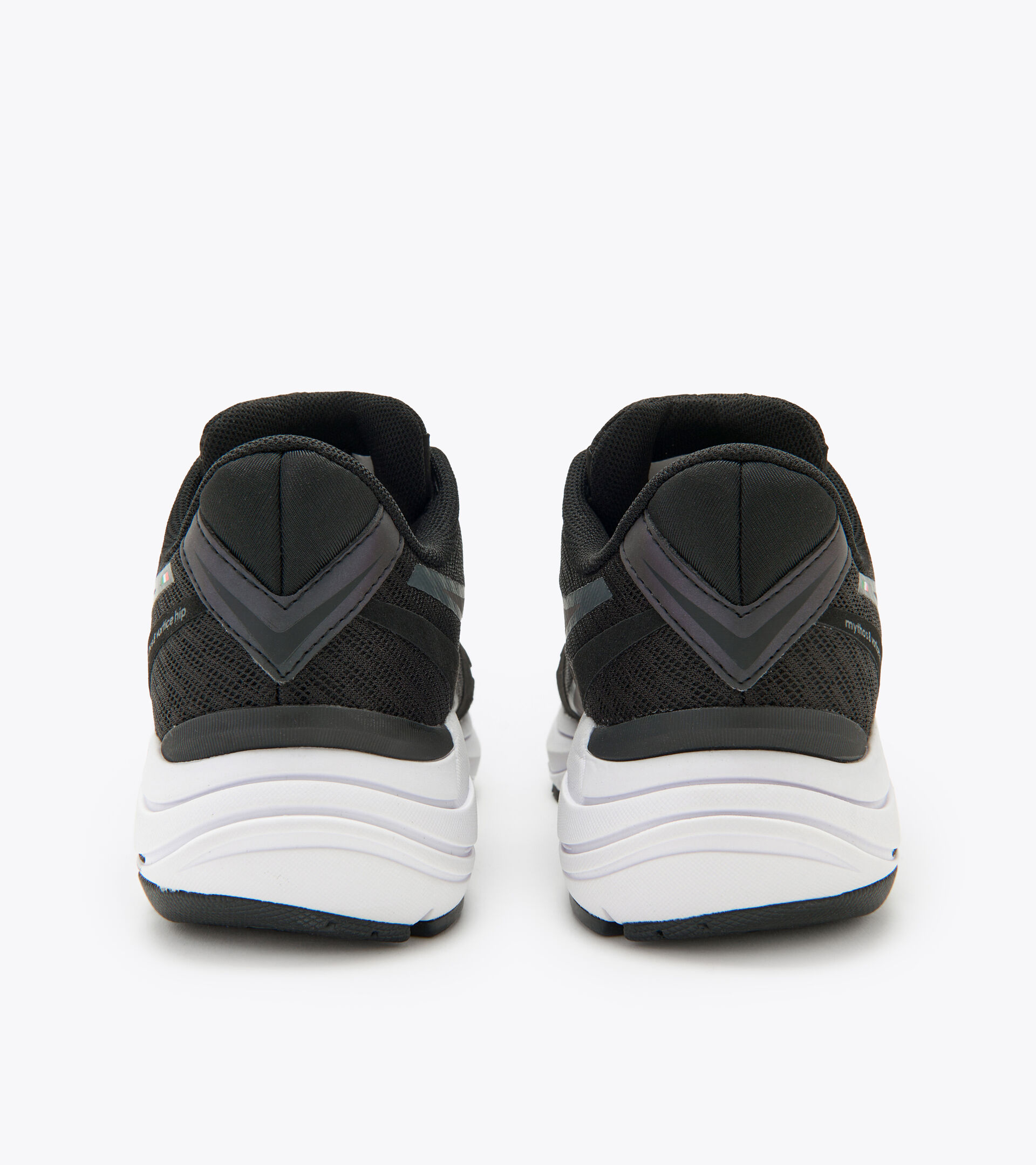 Running shoes - Women MYTHOS BLUSHIELD 8 VORTICE HIP WIDE W NOIR/BLANC (C7406) - Diadora