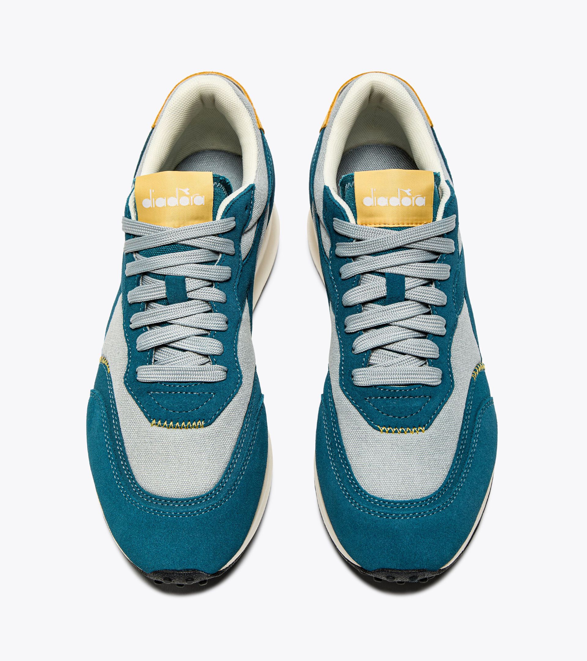 Sporty sneakers - All-Gender RACE SUEDE SW QUARRY/TAPESTRY - Diadora