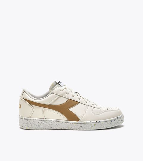 Chaussures de sportswear - Gender neutral MAGIC BASKET LOW 2030 BLANC/CAFE GLACE - Diadora