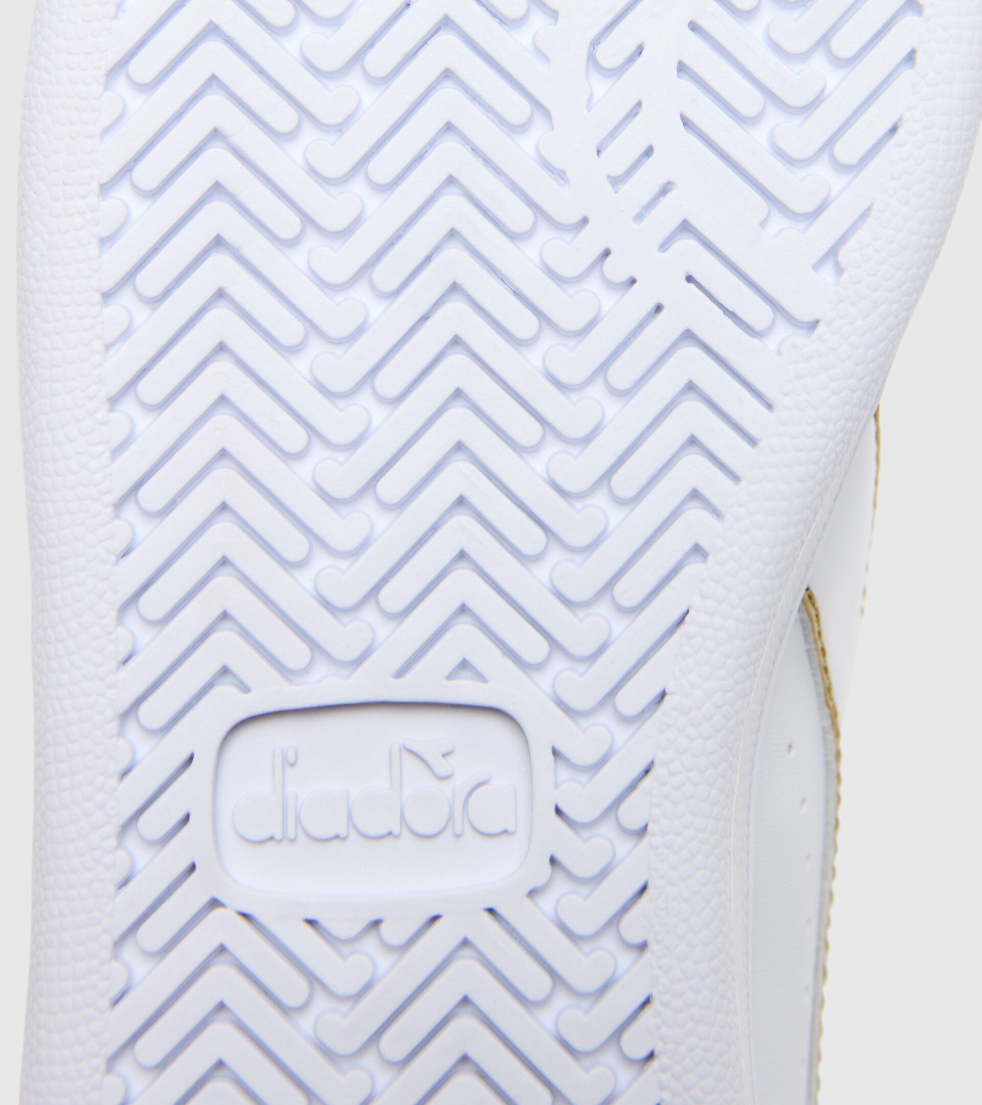 Sports shoes - Youth 8-16 years GAME P GS GIRL WHITE/BLACK/GOLD - Diadora