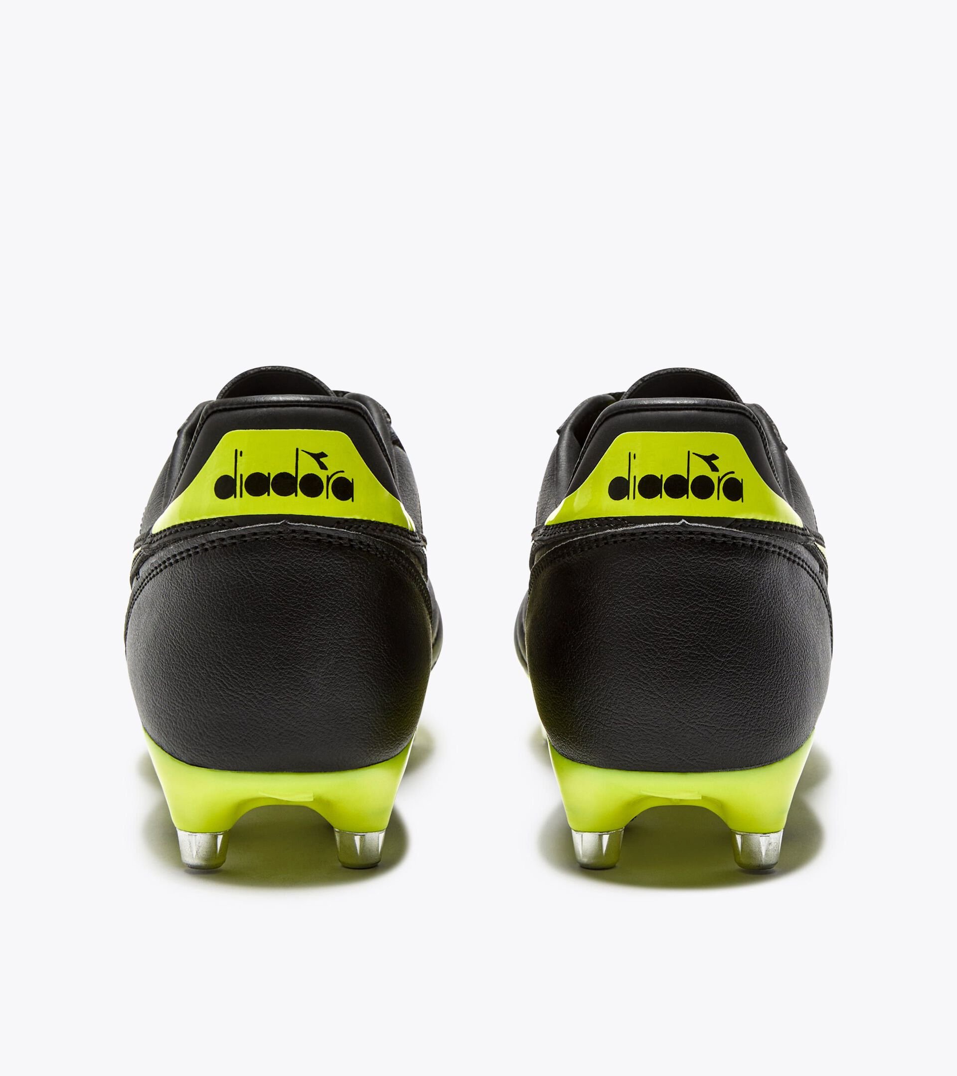 Calcio boots for oft and wet grounds - Men’s
BRASIL ICON R MPH BLACK/FLUO YELLOW DIADORA - Diadora