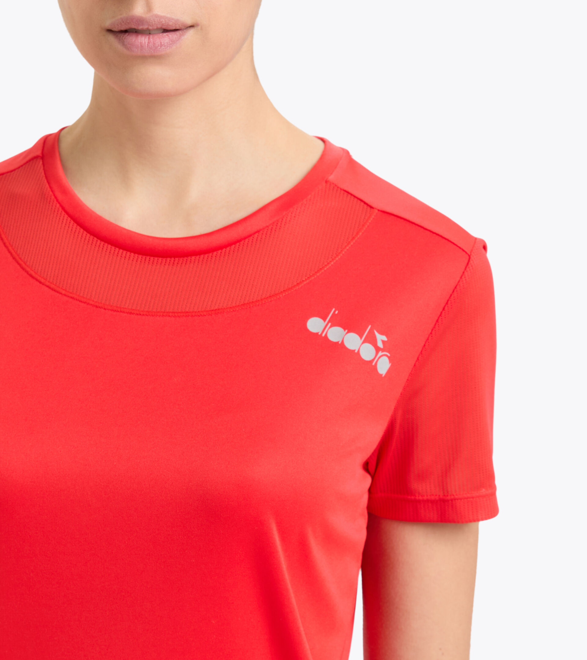 Camiseta para correr de poliéster - Mujer L. SS CORE TEE ROJO INTENSO - Diadora