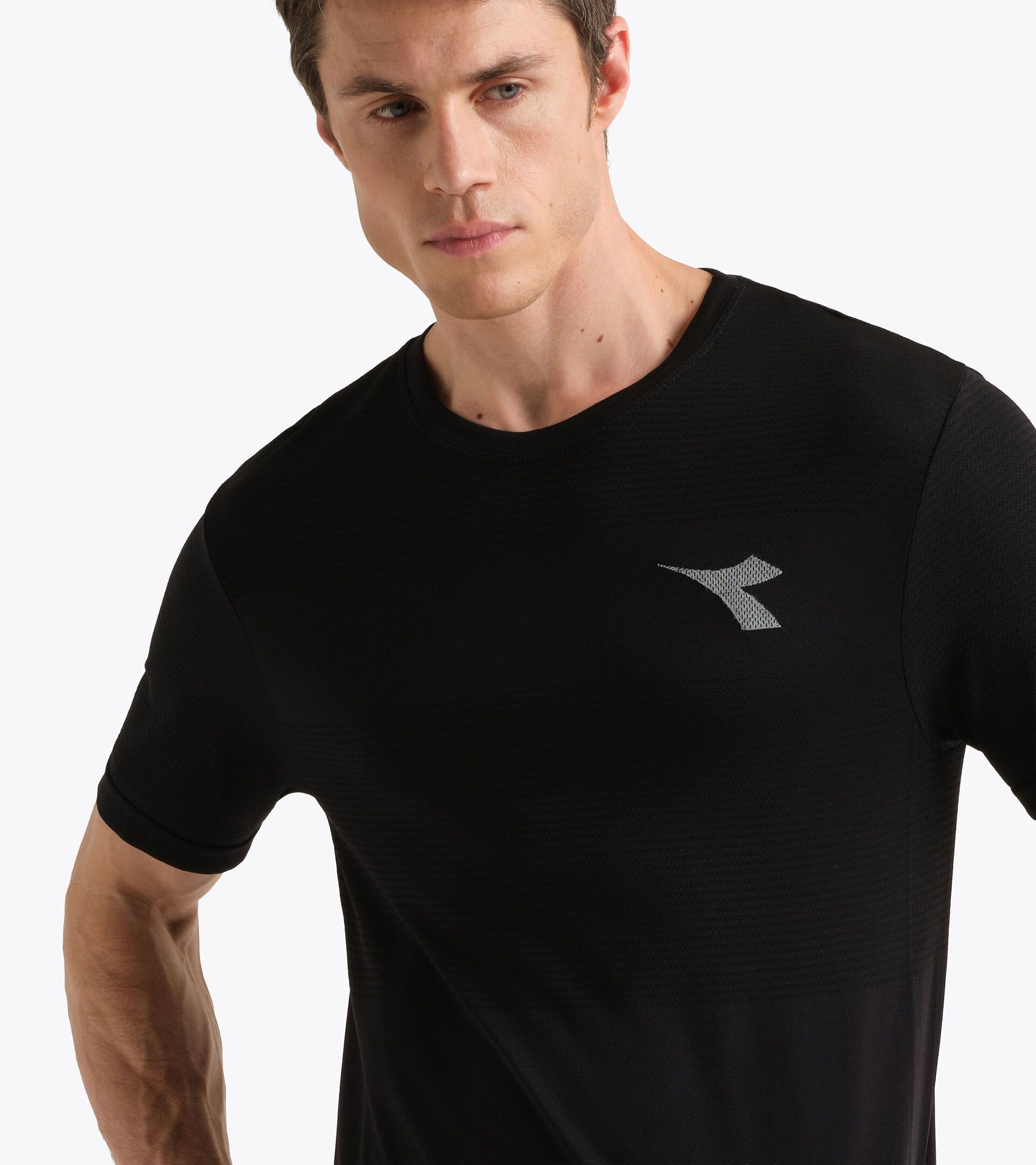 T-shirt technique pour le contr&ocirc;le de la temp&eacute;rature -  Running - Homme
 SS T-SHIRT STRATOUNO NOIR - Diadora