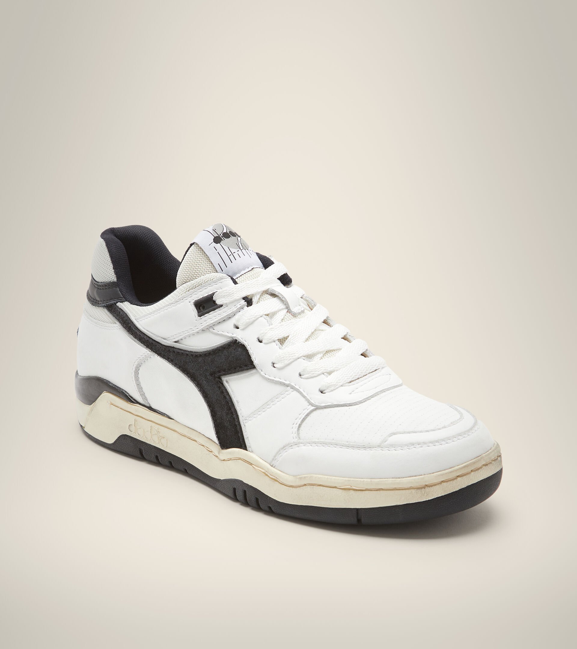 Made in Italy Heritage shoe - Unisex B.560 USED ITALIA WHITE/BLACK - Diadora