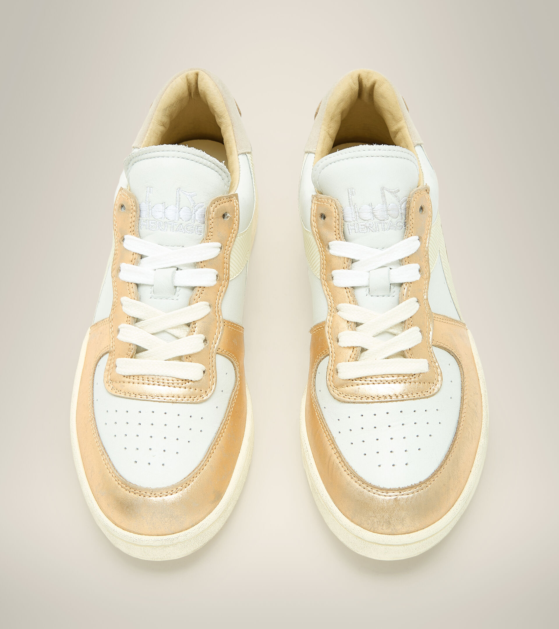Zapatillas Heritage - Unisex MI BASKET LOW METALLIC DIRTY BLANCO/ORO MARRON - Diadora
