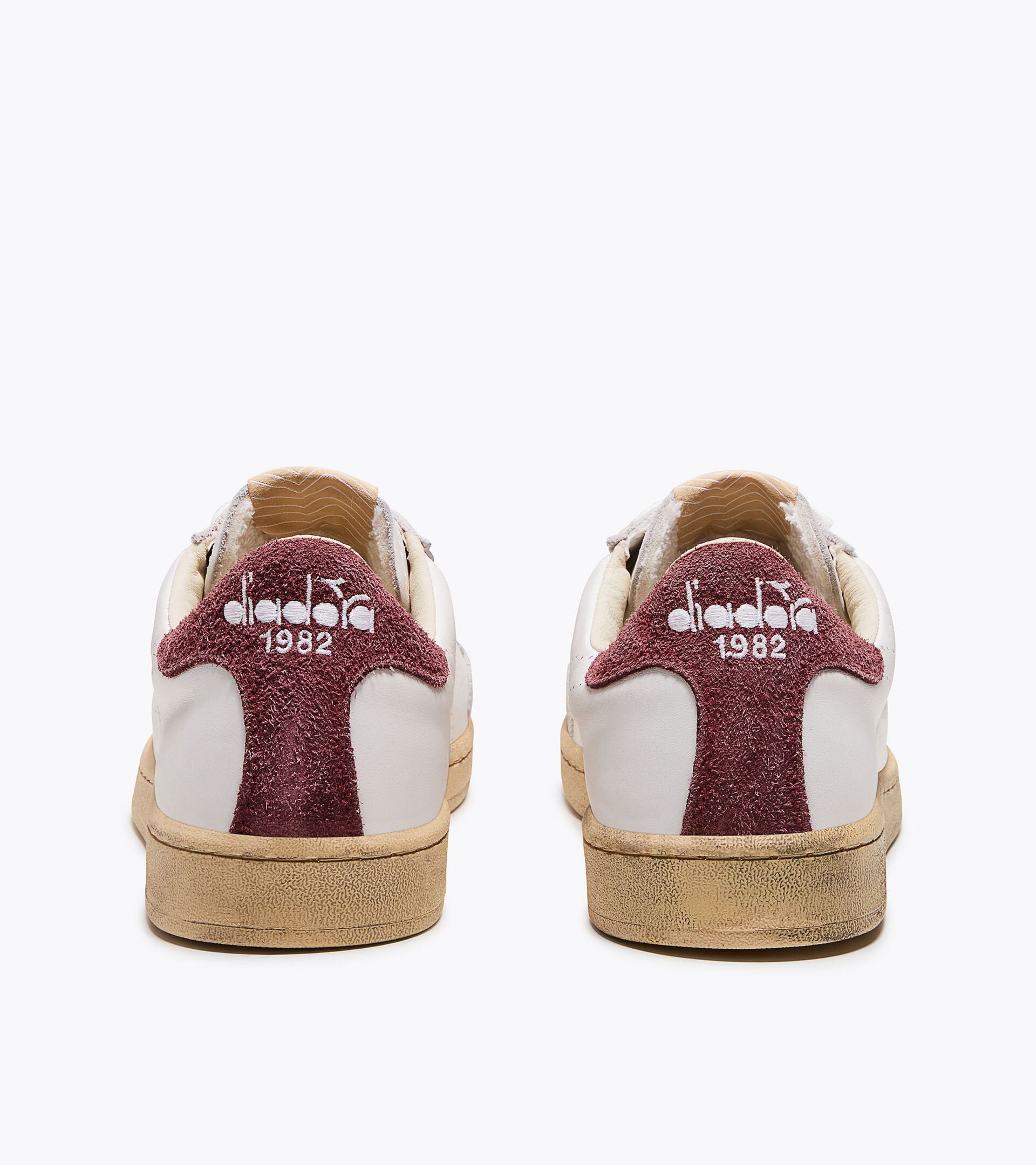Heritage Leather Sneakers - All-gender
 PRESTIGE PLAIN USED BARN RED (45003) - Diadora