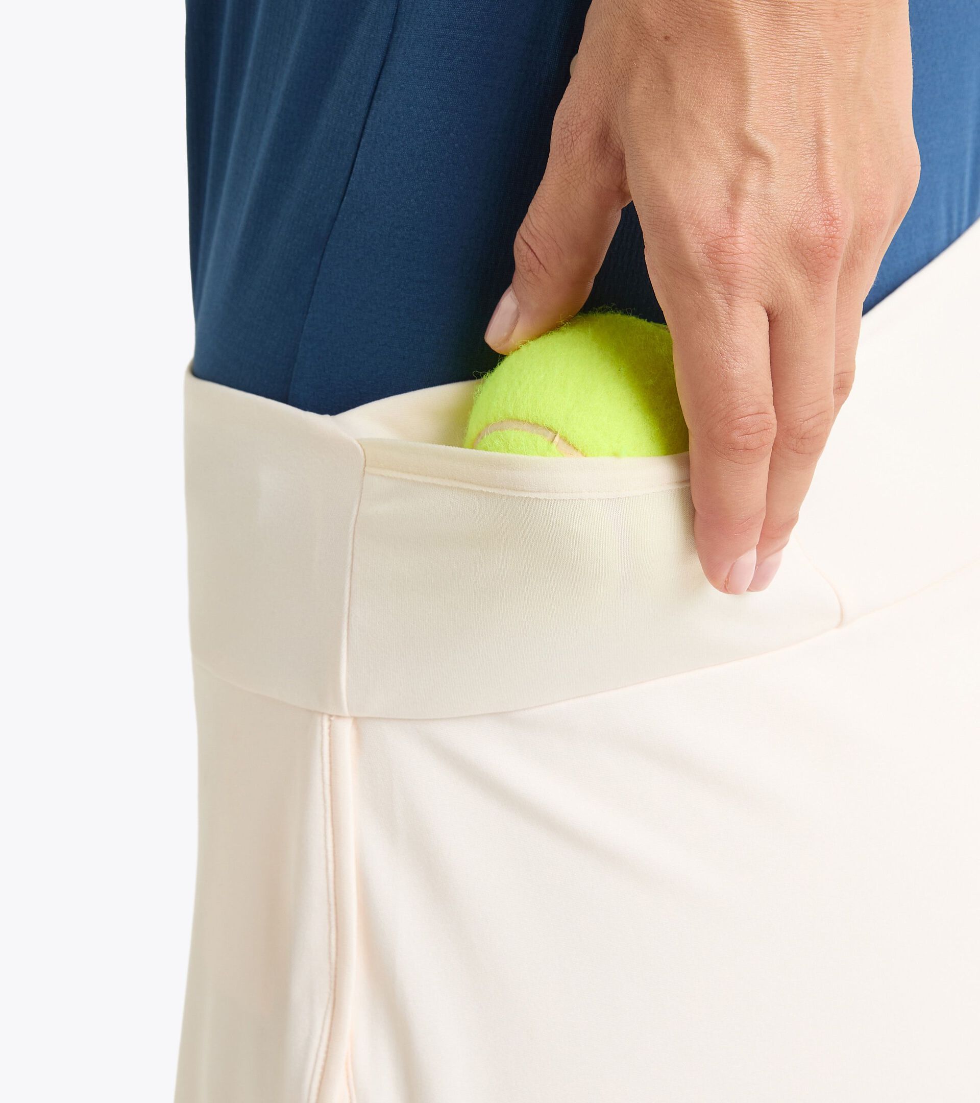 Tennis skirt with integrated shorts - Women’s L. SKIRT CORE WHISPER WHITE - Diadora