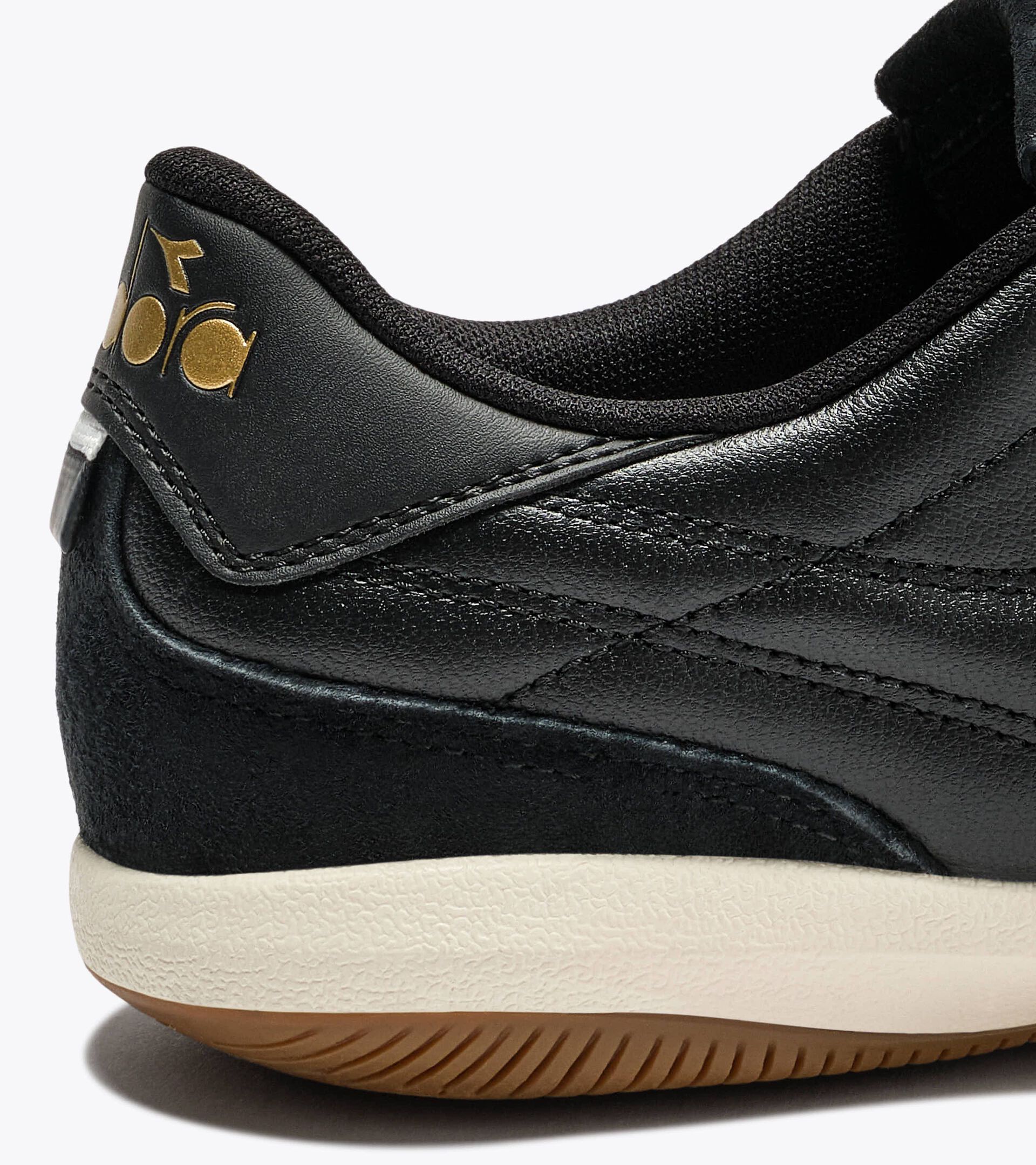 Terrace Leather Sneakers - All-gender GOLD INDOOR BLACK - Diadora