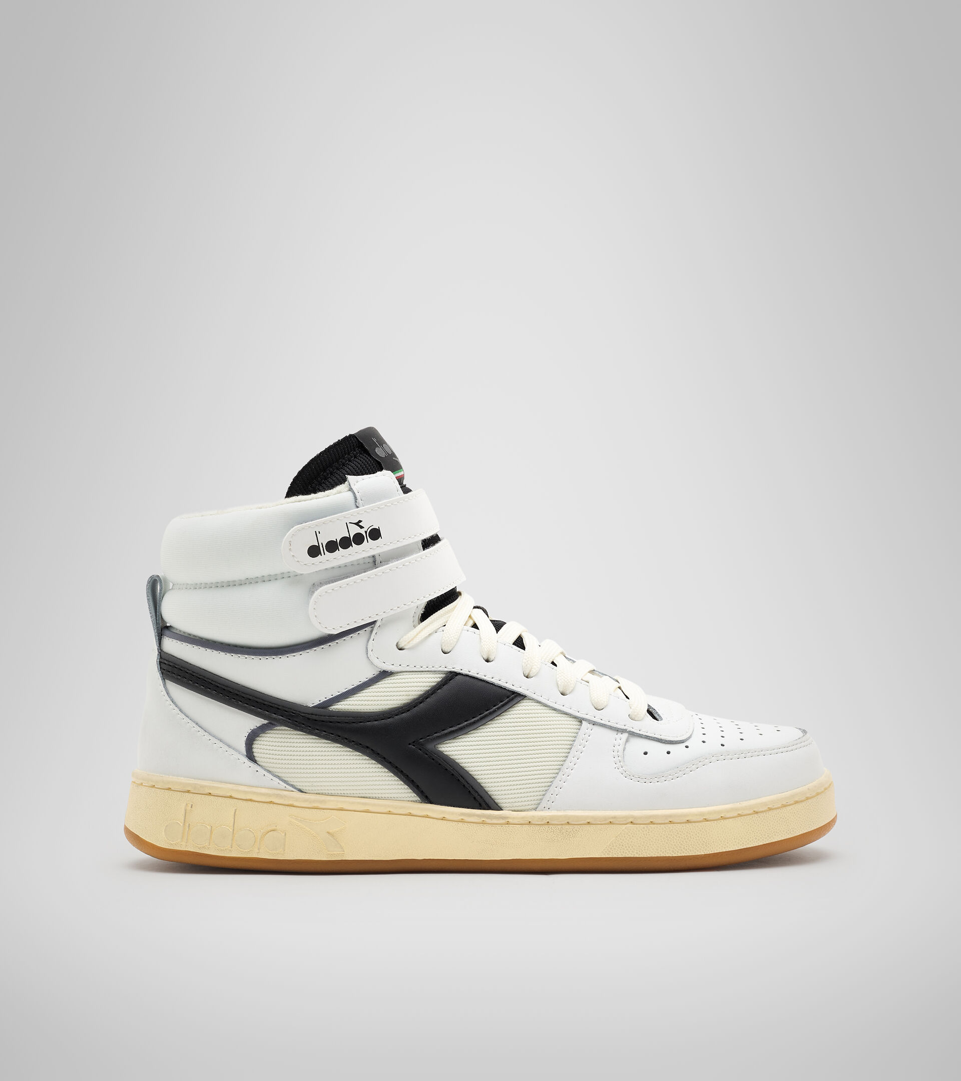 Sports shoe - Unisex MAGIC BASKET MID ICONA WHITE/BLACK - Diadora