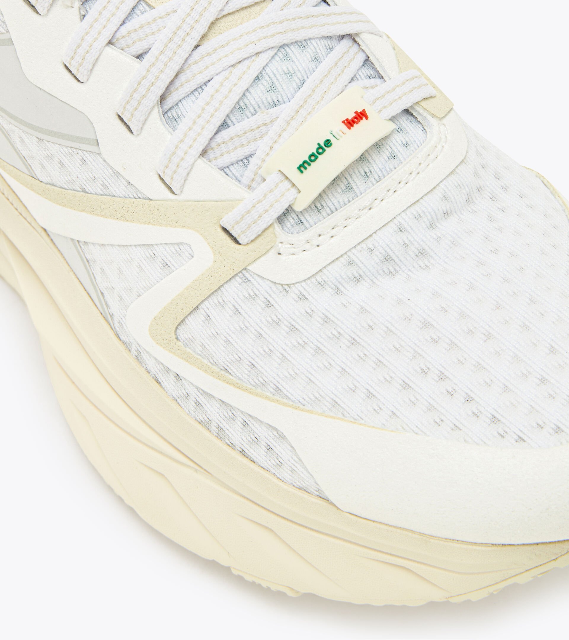 Made in Italy Running shoes - Gender neutral ATOMO V7000 WHITE/WHITE/WHISPER WHITE - Diadora