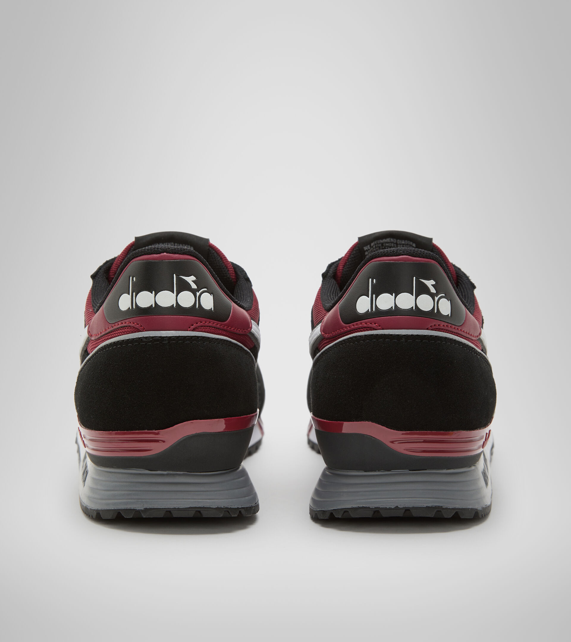 Sports shoe - Men TITAN RHUBARB/BLACK - Diadora