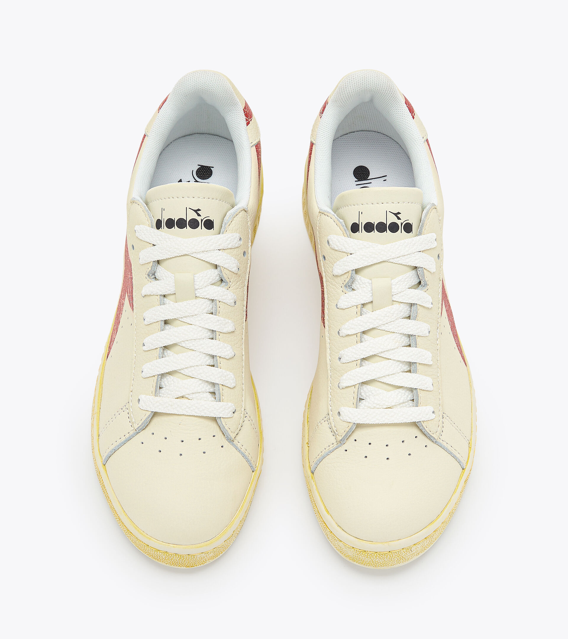 Sporty sneakers - Unisex GAME L LOW RETRO' WHITE/RED PEPPER - Diadora