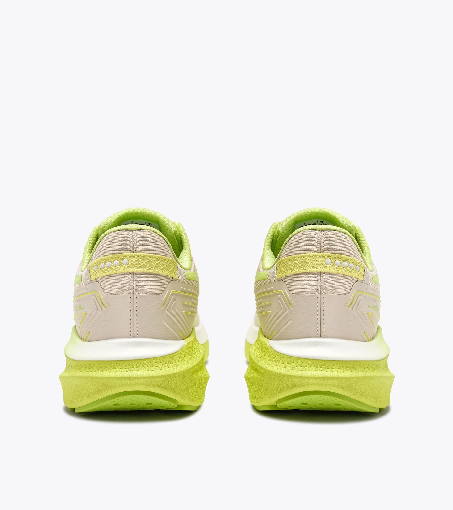 Running shoe - Stability and protection - Men&rsquo;s MYTHOS BLUSHIELD VIGORE V BUTTERCREAM /MINCED QUINCE - Diadora