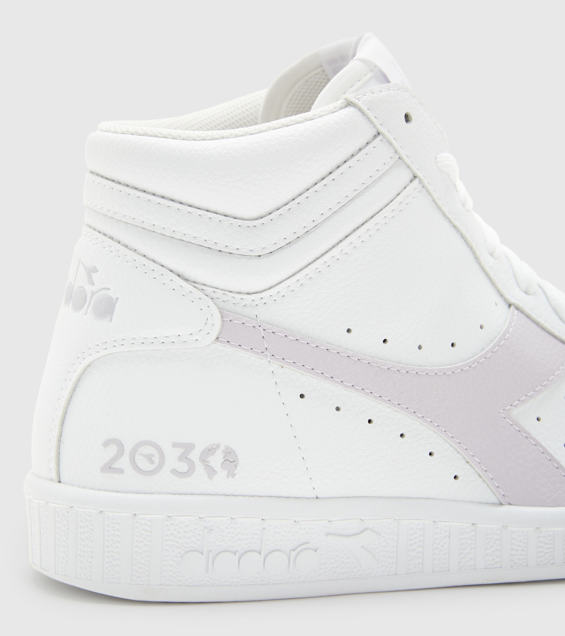Sporty sneakers - Unisex GAME L HIGH 2030 WHITE/LILAC MARBLE - Diadora
