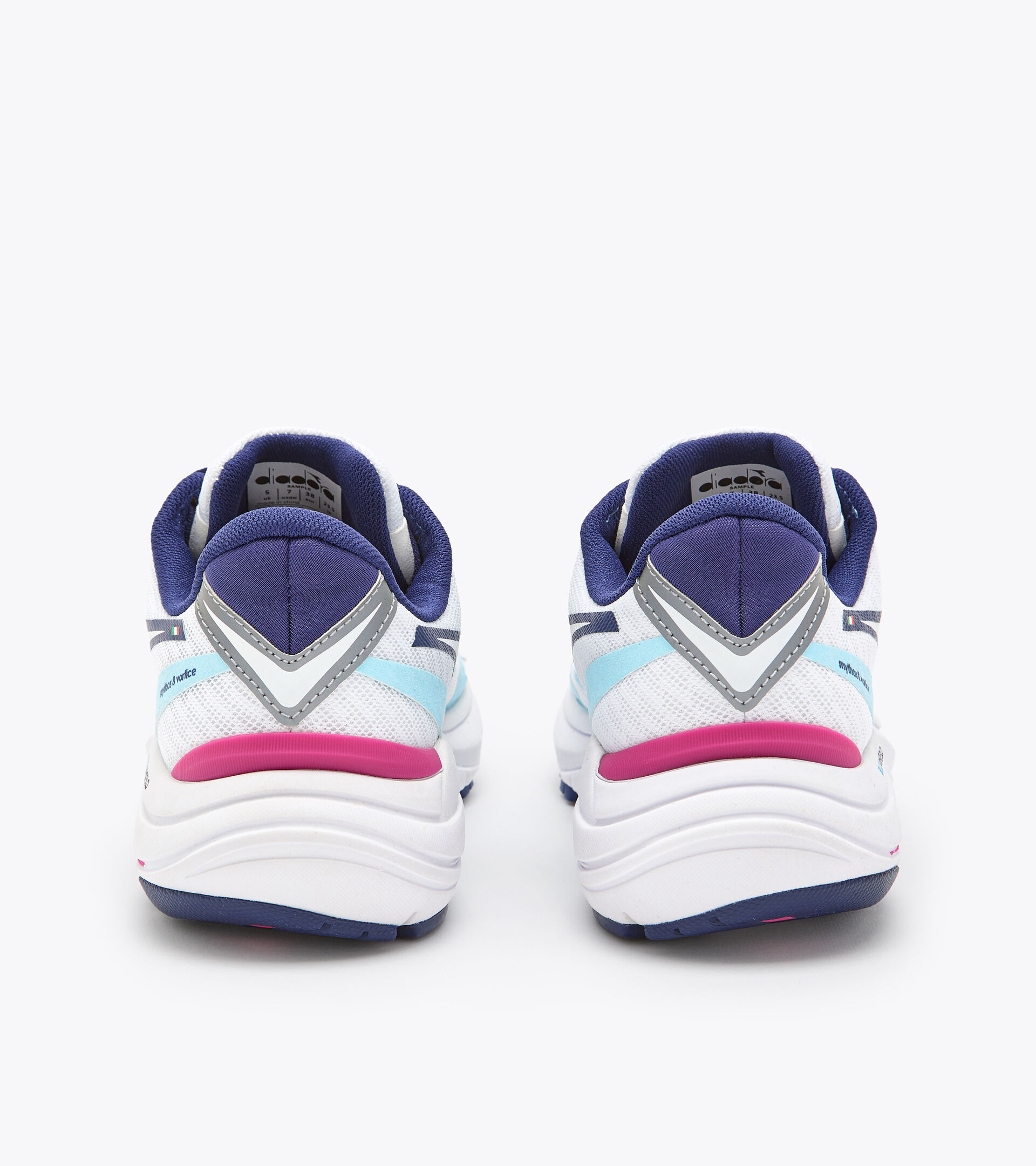 Running shoes - Women
MYTHOS BLUSHIELD 8 VORTICE W WHITE/BLUE PRINT - Diadora