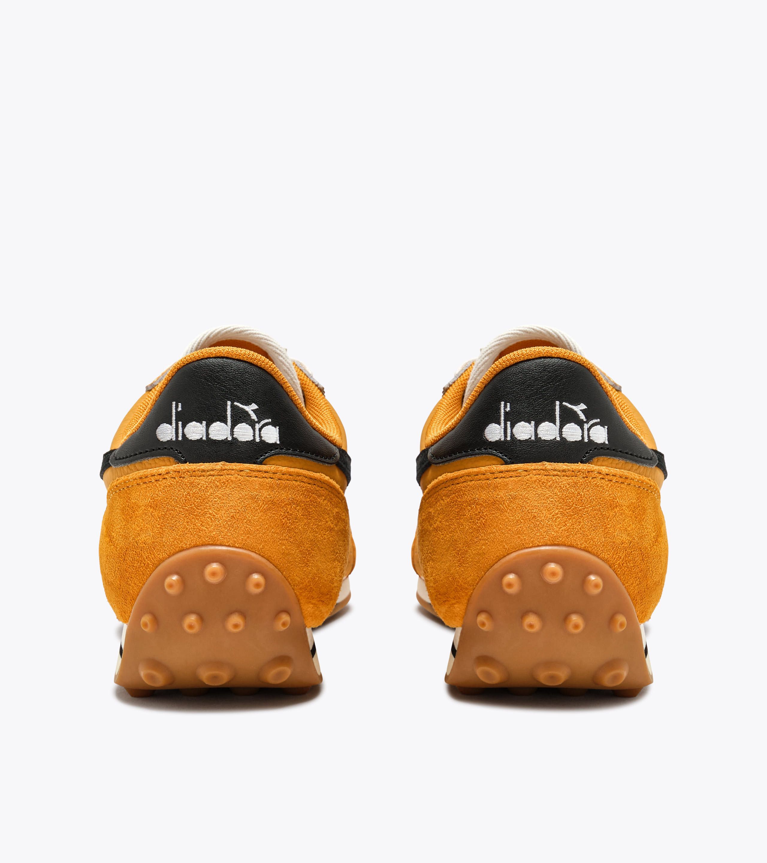 RALLY PUNCHED Low-profile leather sneaker - All-gender - Diadora