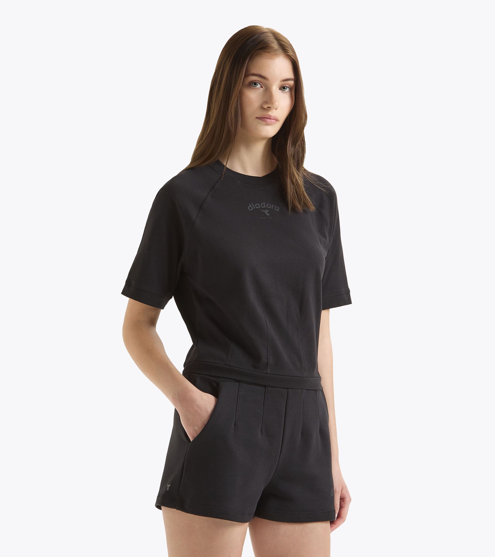 Camiseta - Corte boxy - Mujer L. T-SHIRT SS ATHL. LOGO NEGRO - Diadora