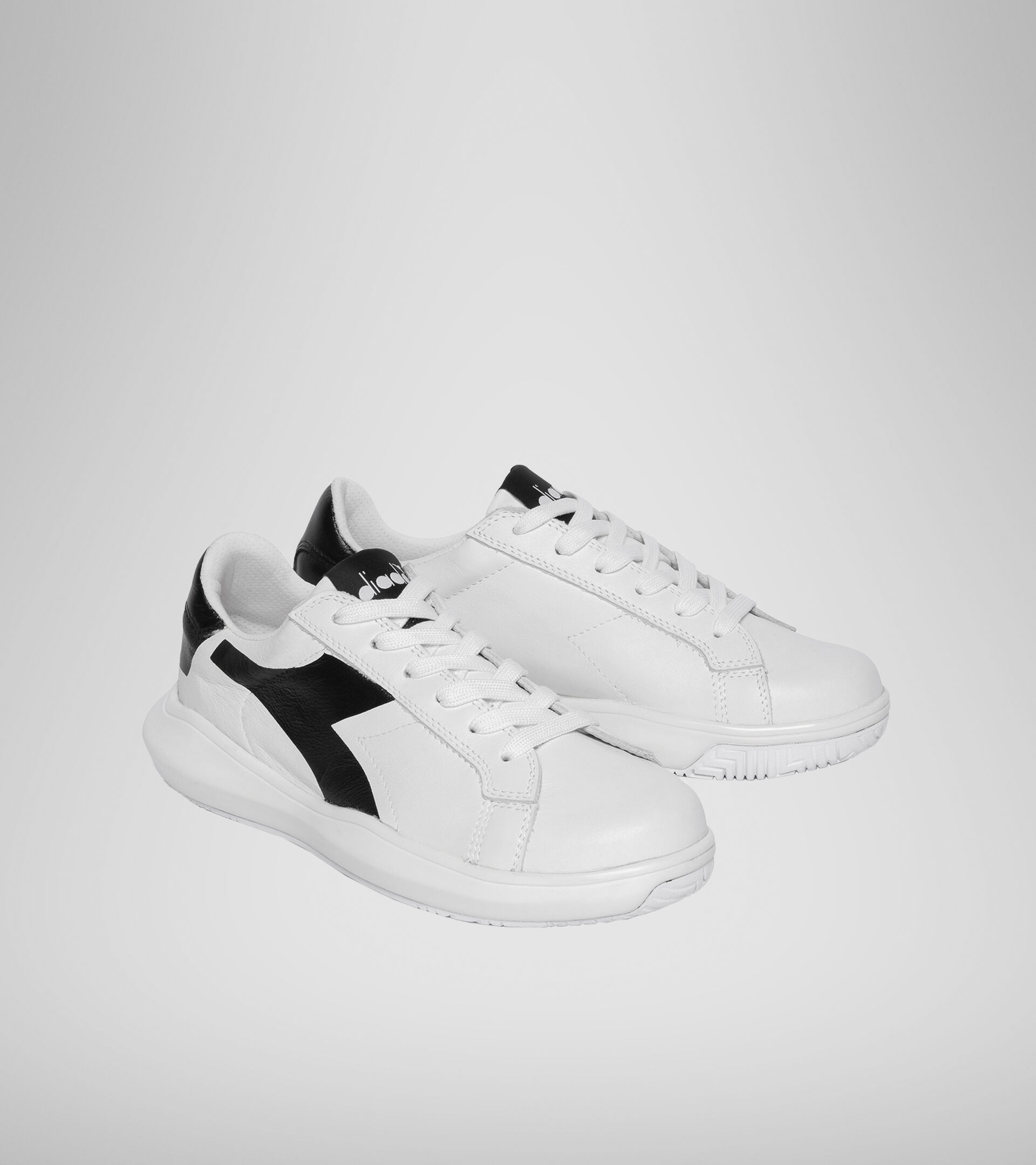 Sports shoe - Unisex MASS DAMPER DERBY WHITE/BLACK - Diadora