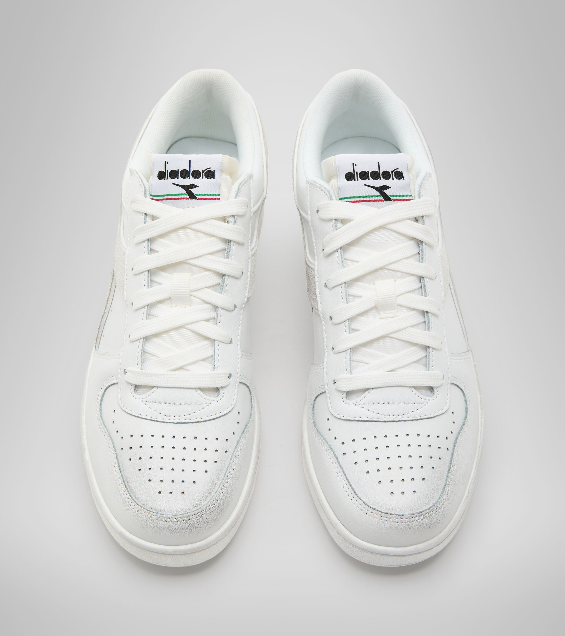 Sports shoes - Men  MAGIC BASKET LOW ICONA LEATHER WHITE /WHITE - Diadora