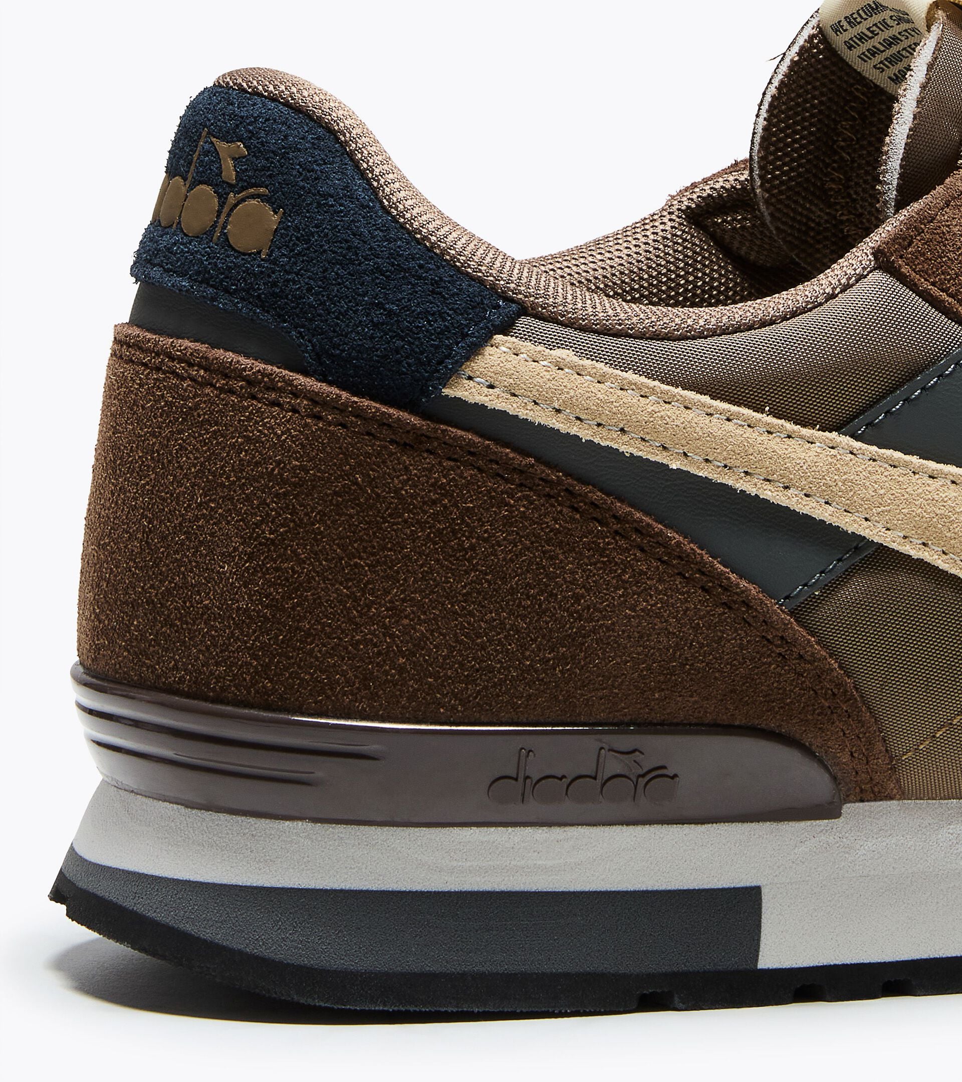 Sneakers - For every gender CAMARO TRIPLE M2 SHITAKE/CARAFE - Diadora