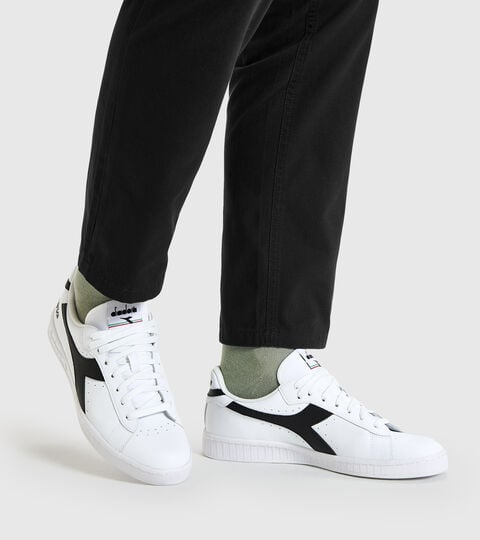 Sportswear shoe - Unisex GAME L LOW 2030 WHITE/BLACK - Diadora