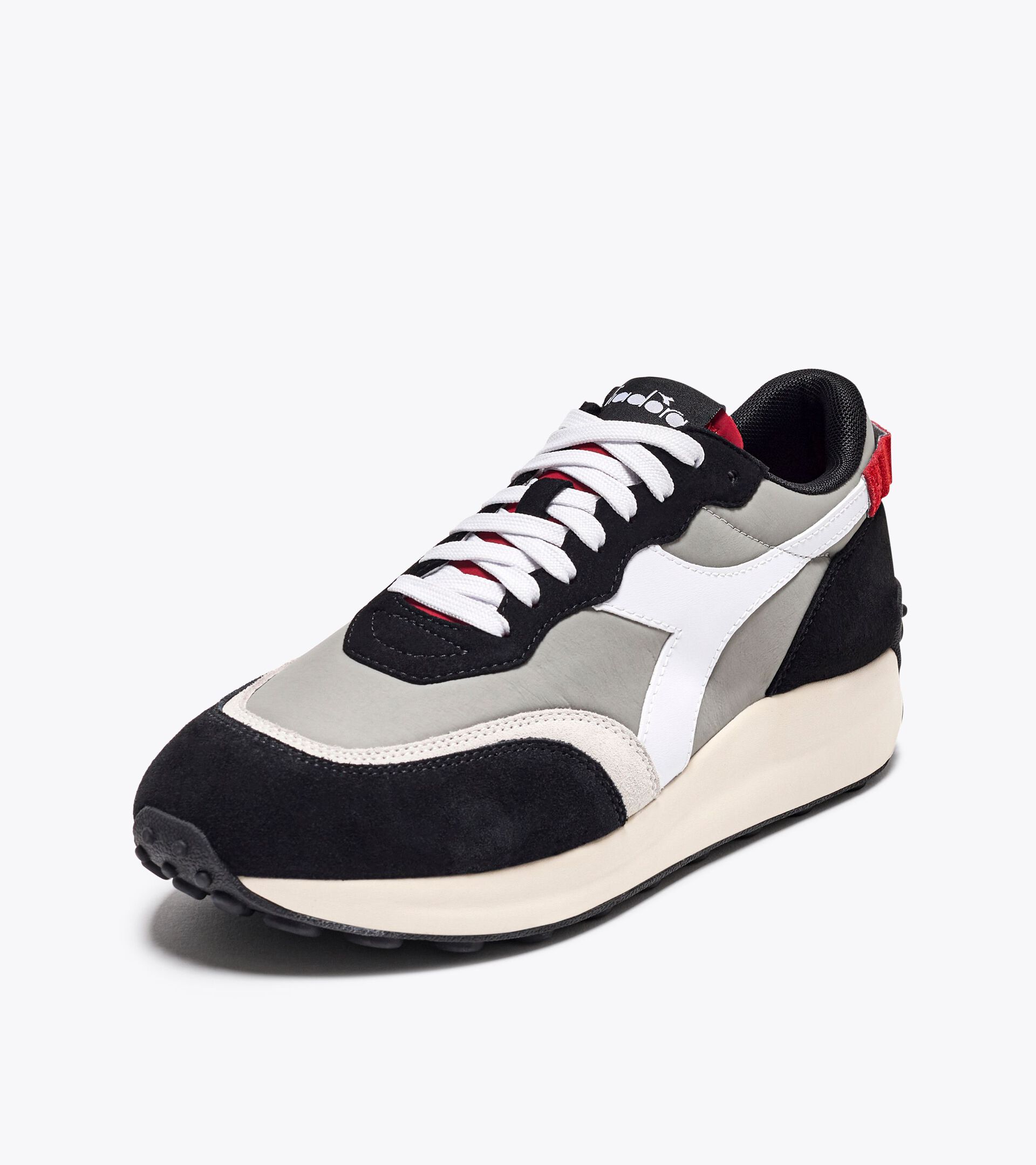 Sporty sneakers - Gender neutral RACE NYL ULTIMATE GRAY/BLACK - Diadora