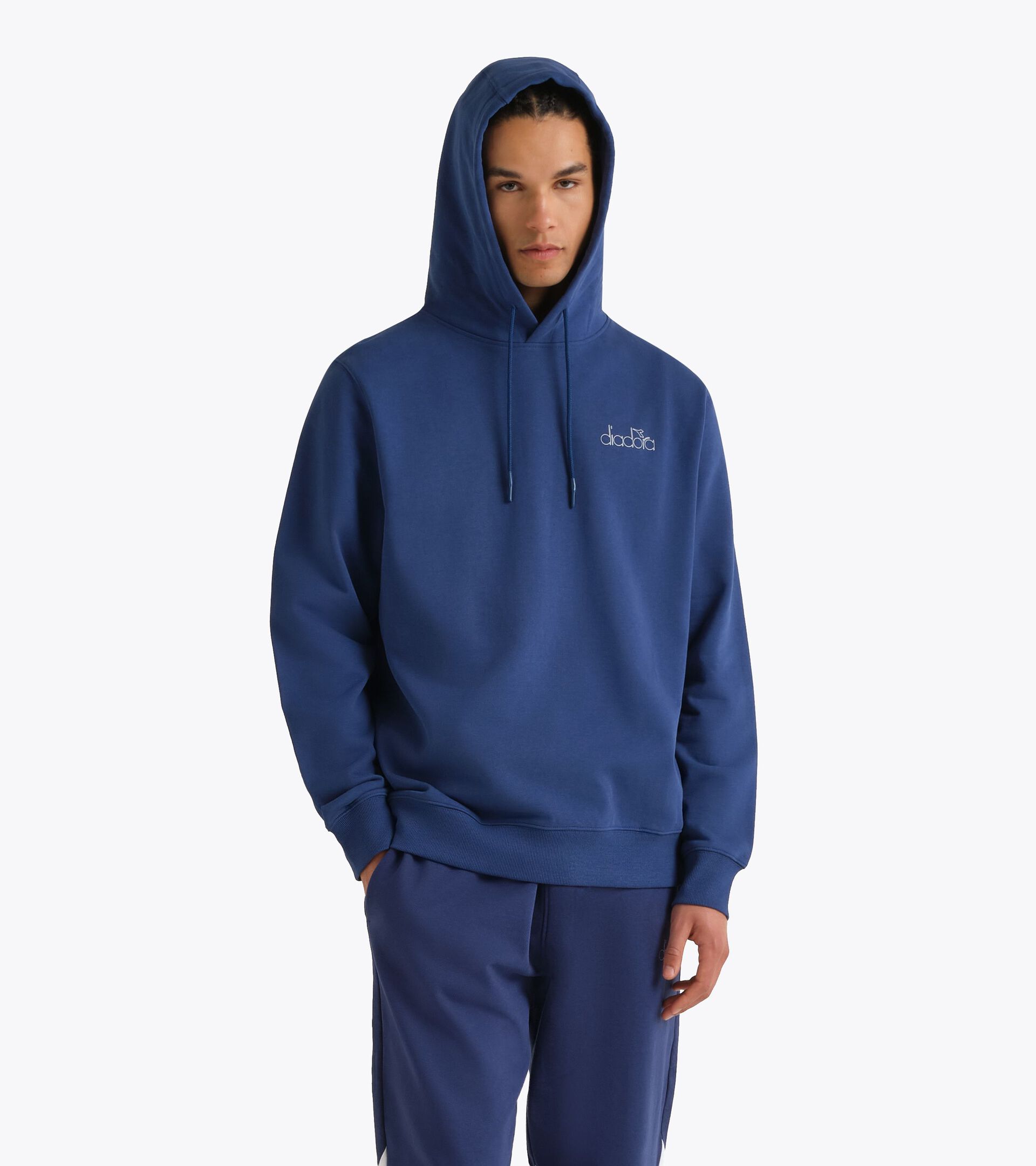 Sudadera con capucha Logo - Para todos los g&eacute;neros
 HOODIE LOGO EXC. AZUL MARINO PEONIA - Diadora
