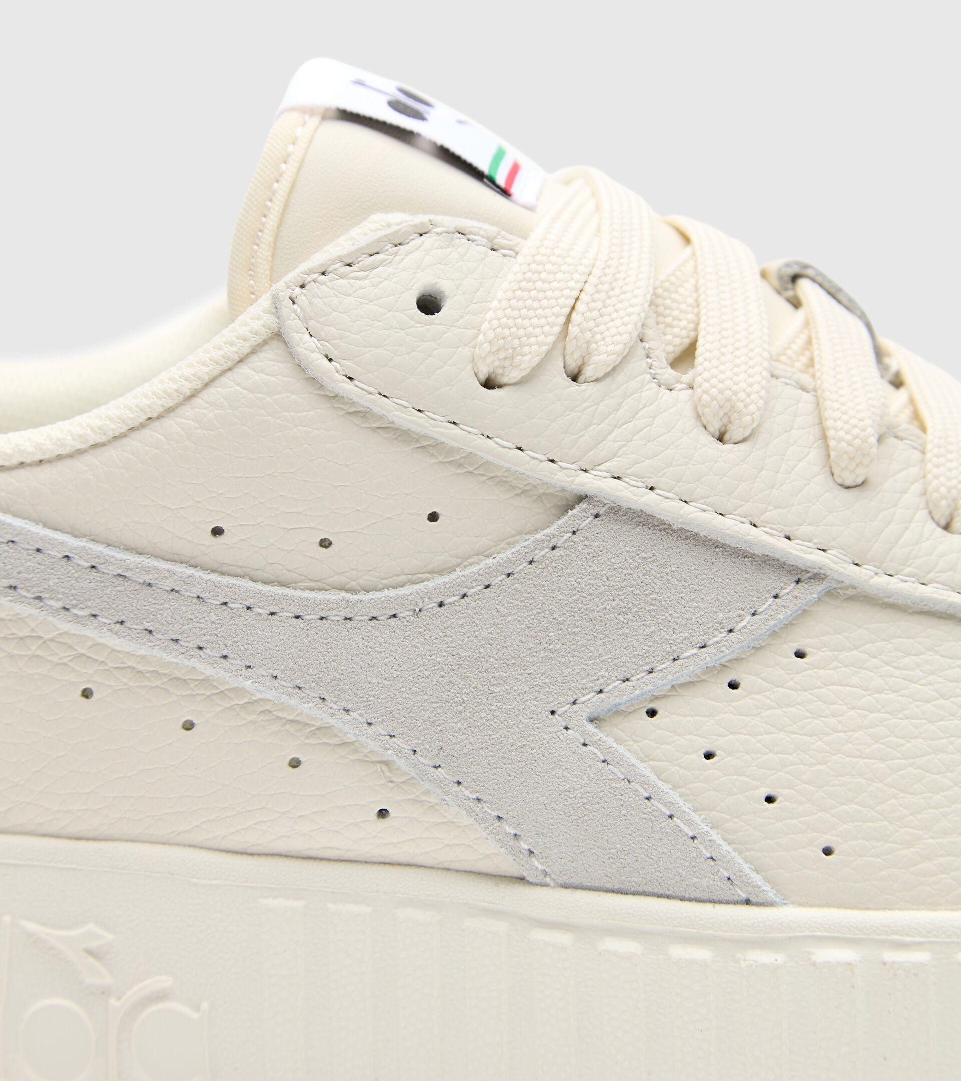 Sports shoes - Women GAME STEP PREMIUM TUMBLED LEATHER WHITE/RICH GOLD (C3250) - Diadora