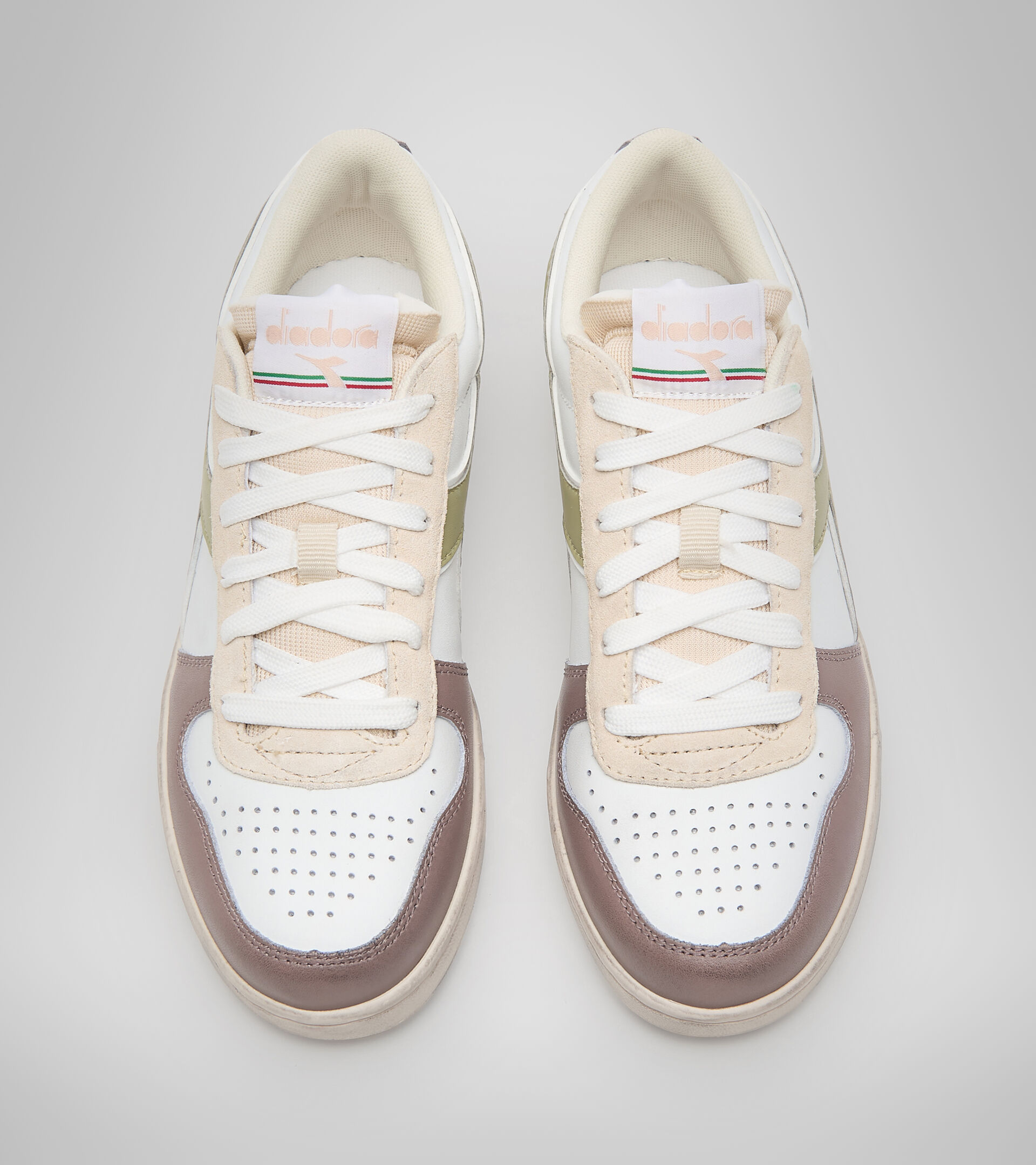 Sports shoes - Women MAGIC BASKET LOW ICONA WN WHITE/ANTLER/FLINT GRAY - Diadora