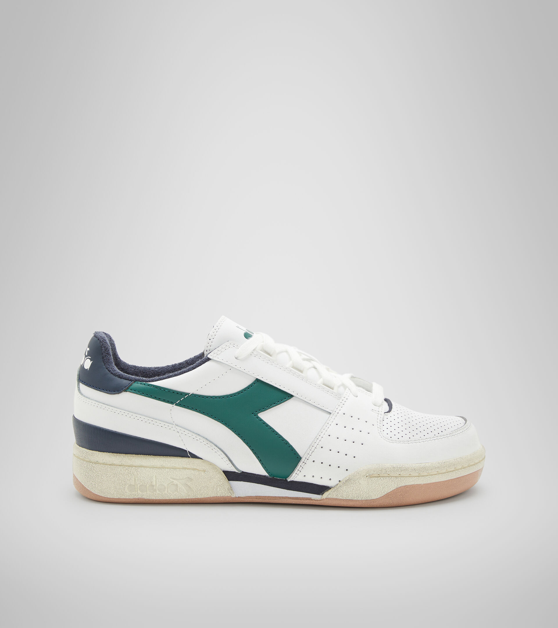 Buy Gola men's Match Point trainer in off white/green online from gola