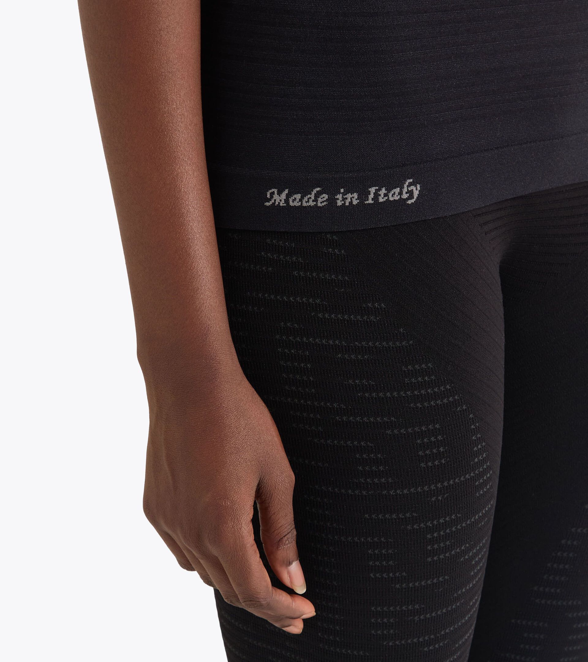 Technical t-shirt for temperature control - Running - Women’s L. SS T-SHIRT STRATOUNO BLACK - Diadora