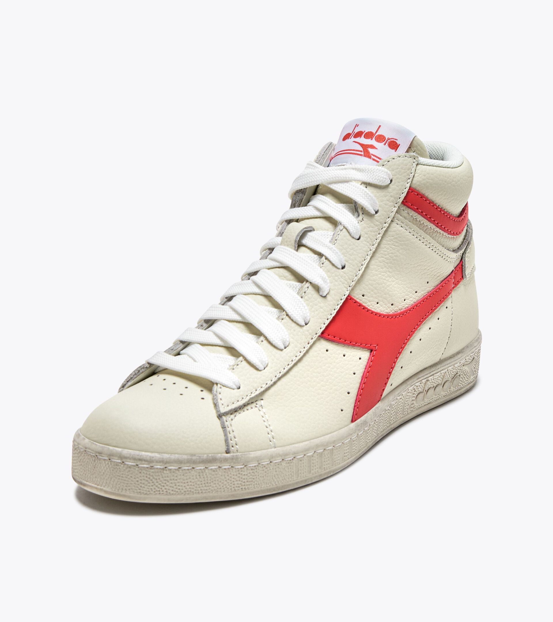 Sporty sneakers - Unisex GAME L HIGH FLUO WAXED SUPER WHITE /HOT CORAL - Diadora